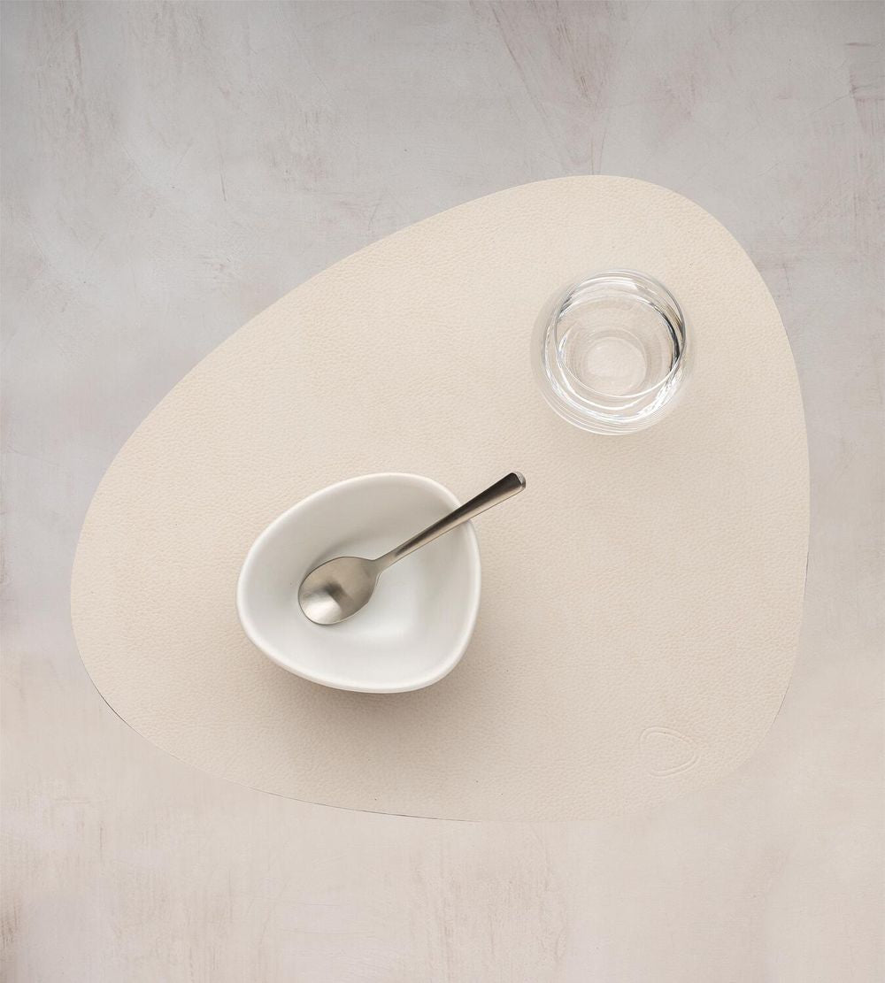 Lind ADN Curve Placemat Serene Cuir M, crème