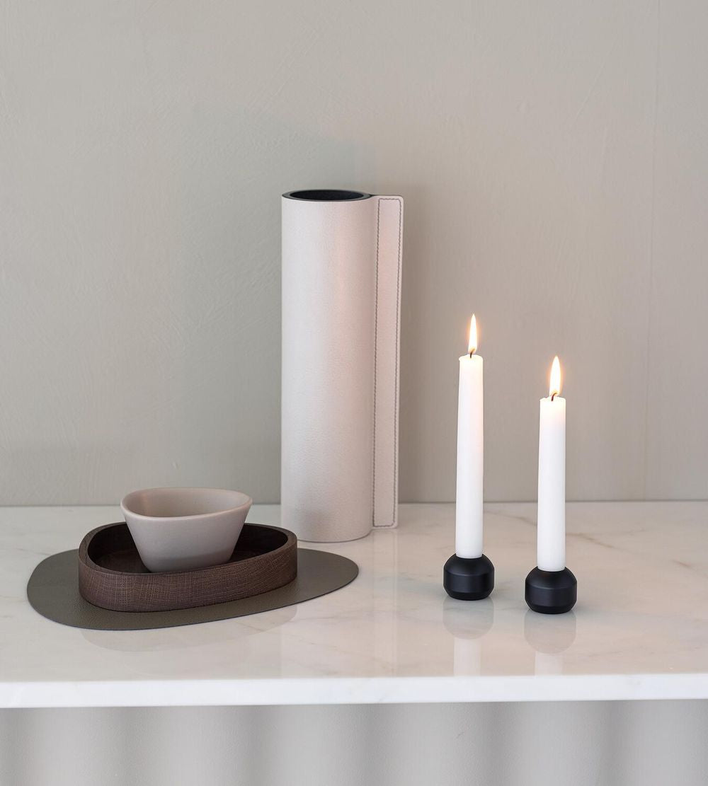 Lind DNA Silhouette 34 Candle Holder Set på 2, sort