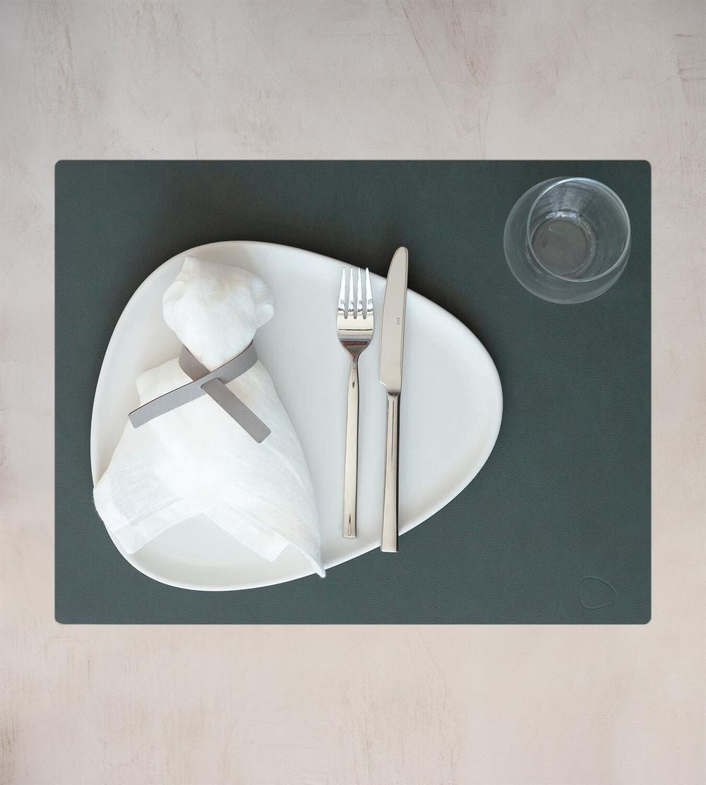 Lind DNA Square Placemat Nupo Leather L, mørkegrøn