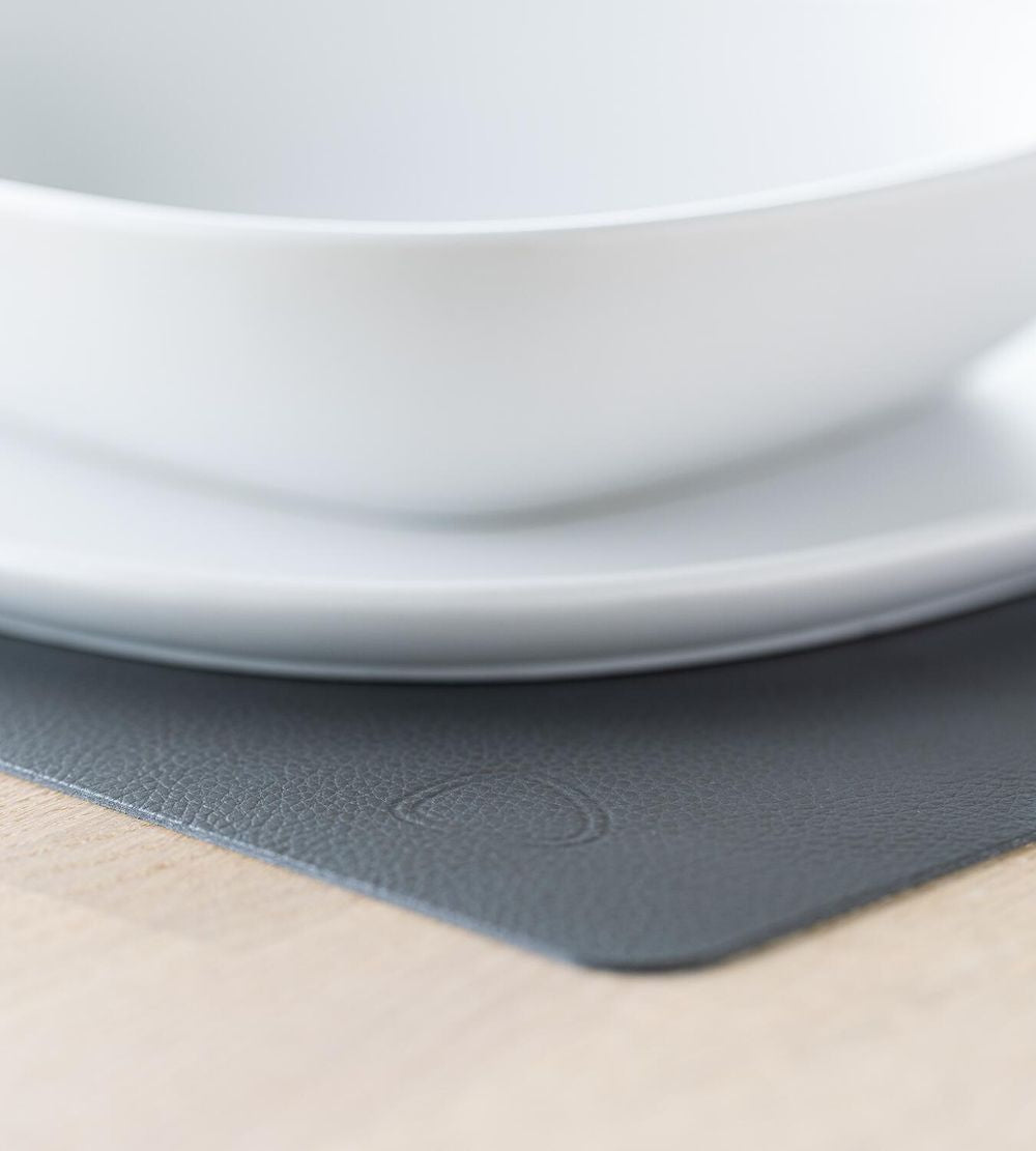 Lind DNA Square Placemat Cuir Seree L, anthracite