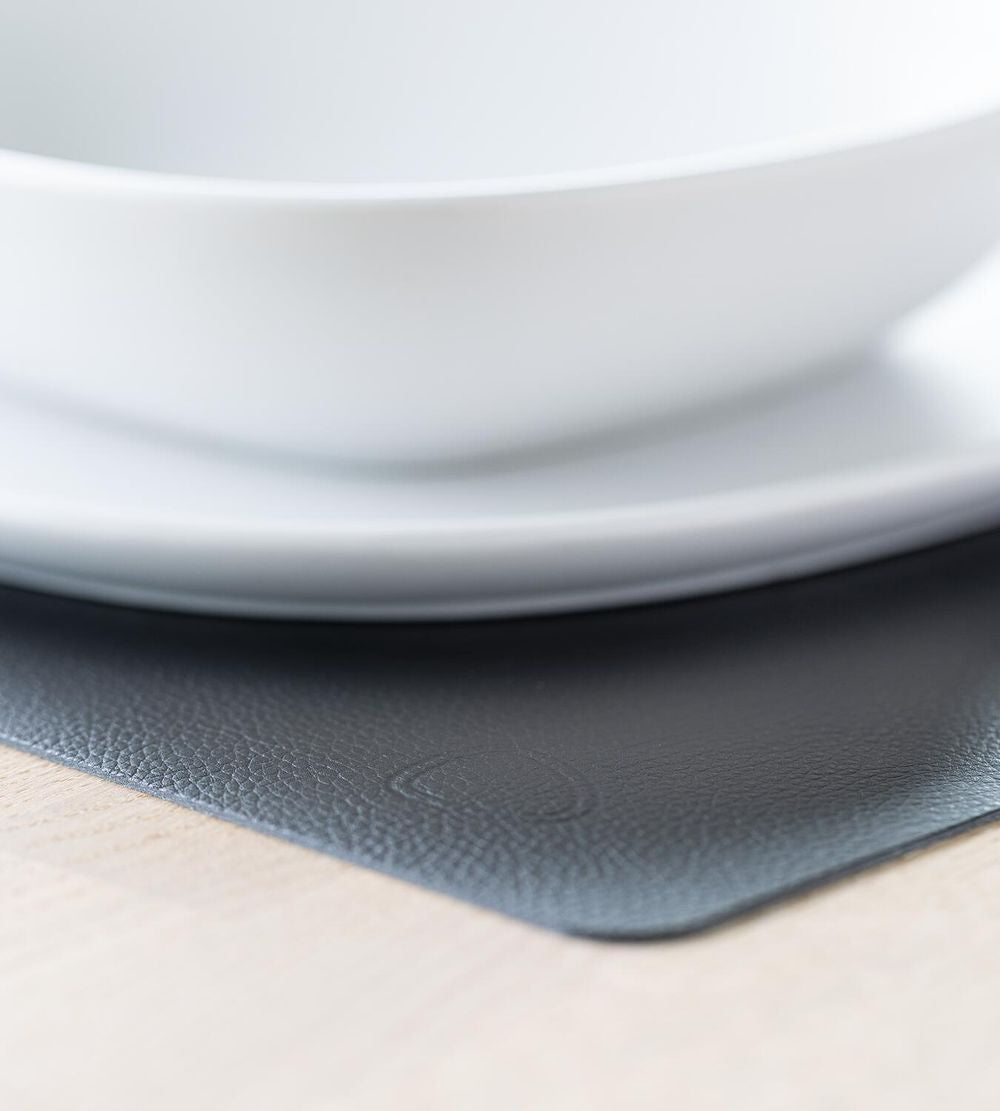 Lind DNA Square Placemat Serene Leather L, Black