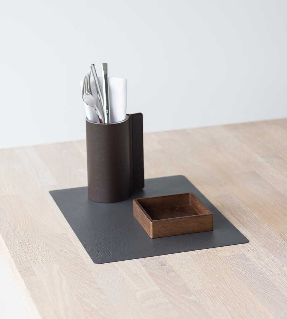 Lind DNA Square Placemat Cuir Seree M, anthracite