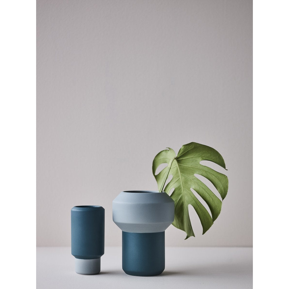 Lucie Kaas Fumario Vase Mint Green/Benzinblau, 16,5 cm