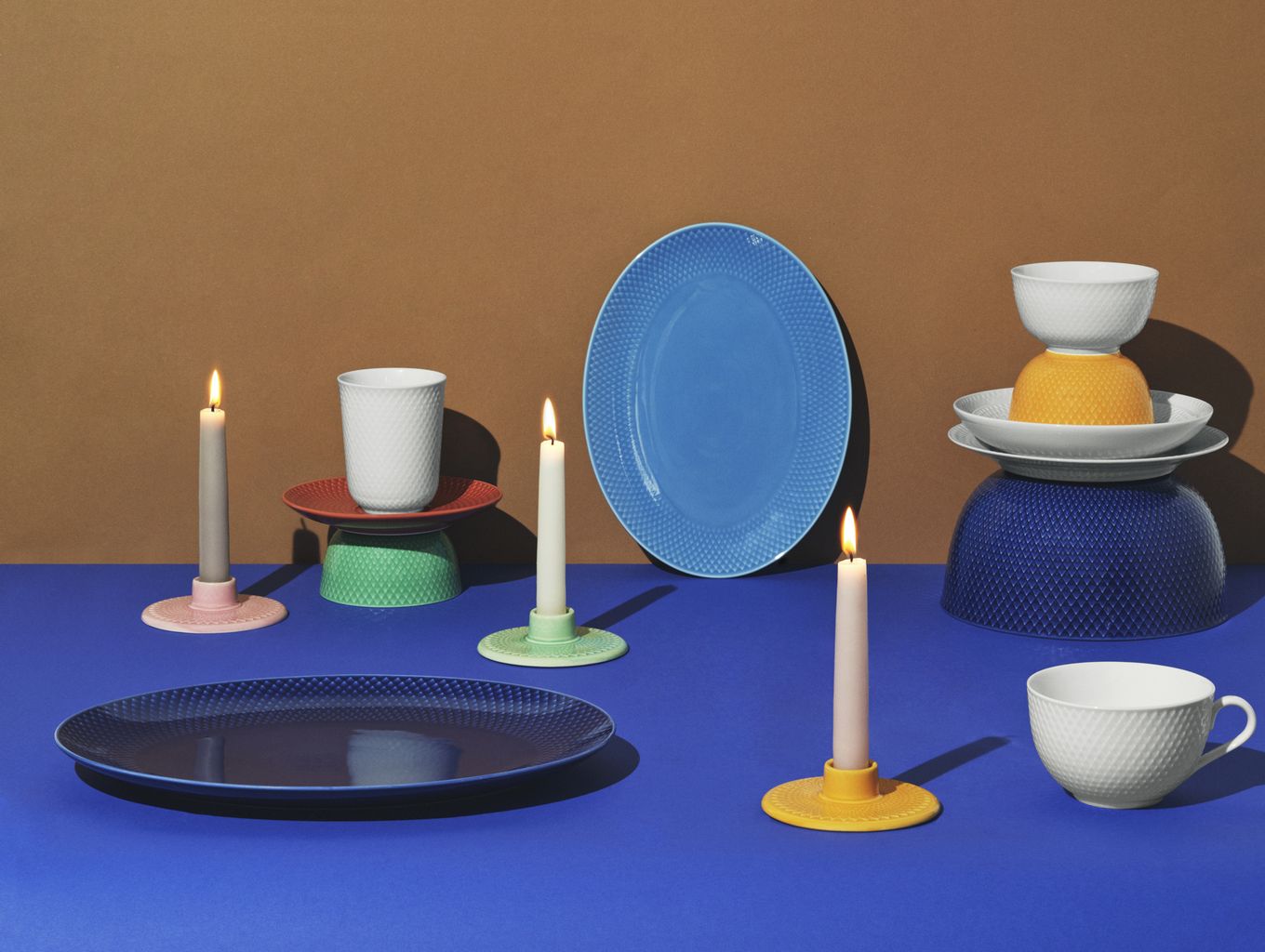 Lyngby Porcelæn Rhombe Color Oval serveringsplade 35x26,5, mørkeblå
