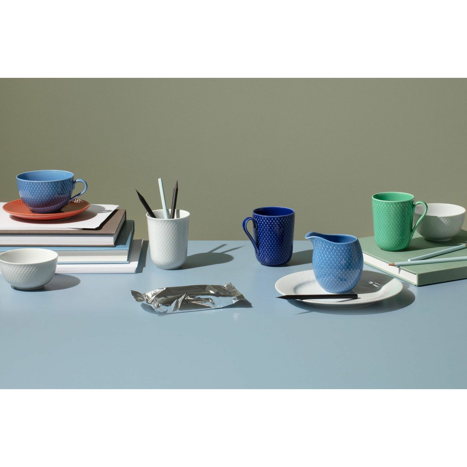 Lyngby Porcelæn Rhombe Color Tea tasse avec soucoupe, bleu / terre cuite