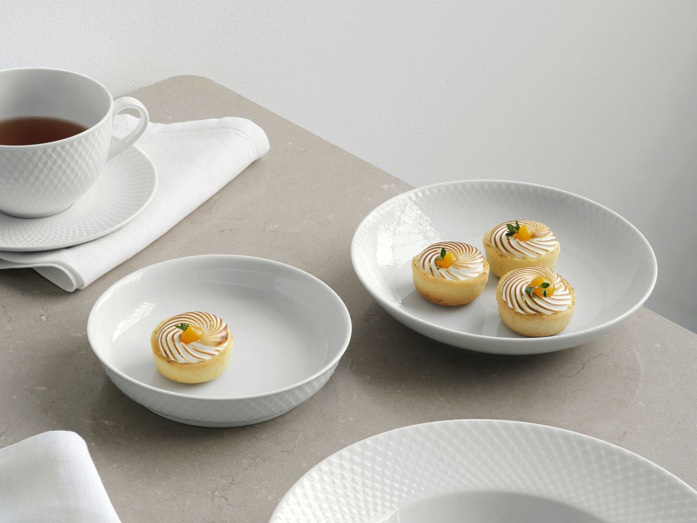 Lyngby Porcelæn Rhombe dessertplade Ø16 cm, hvid