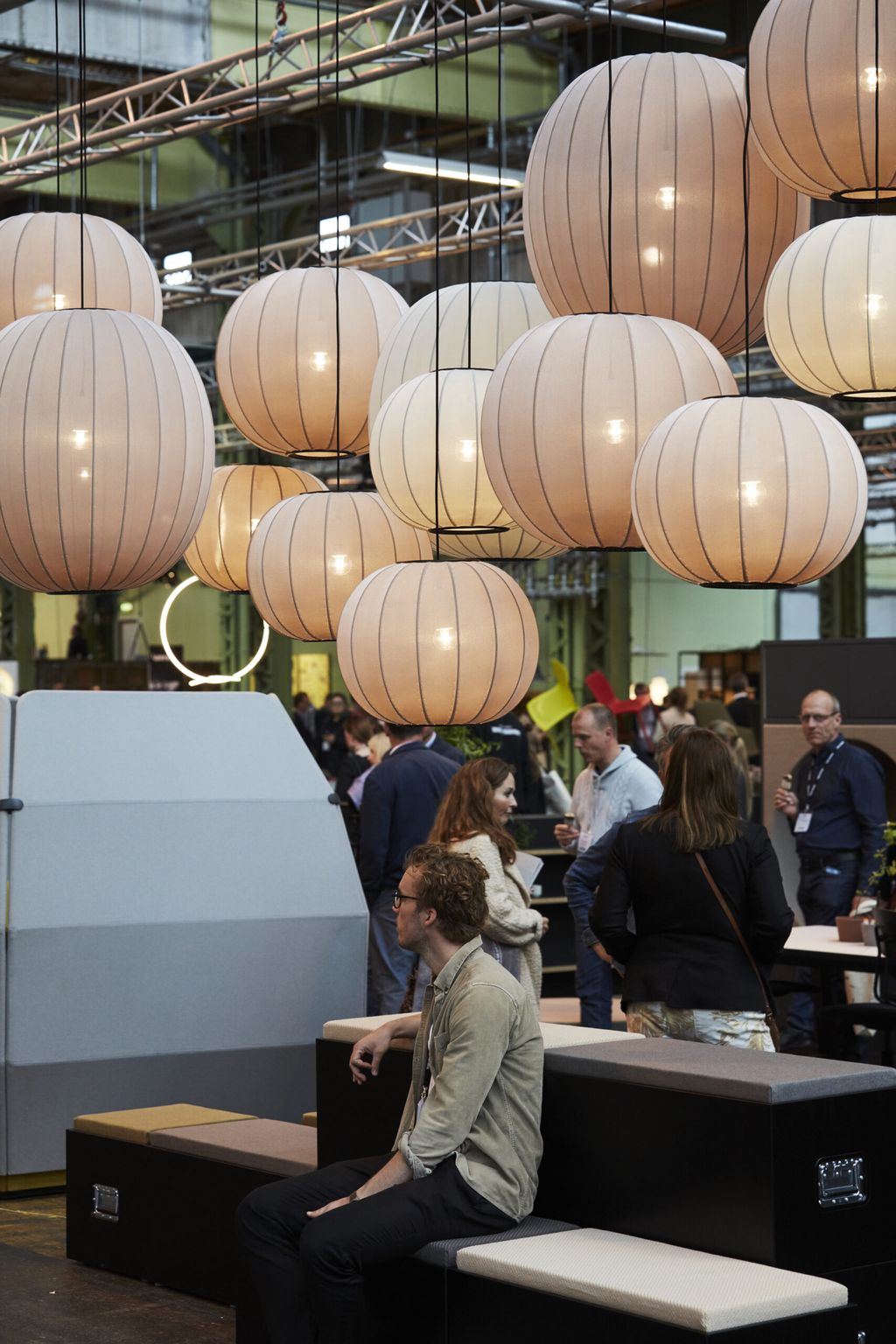 Tillverkad för handstickad med 57 Oval Pendant Lamp, Sand Stone