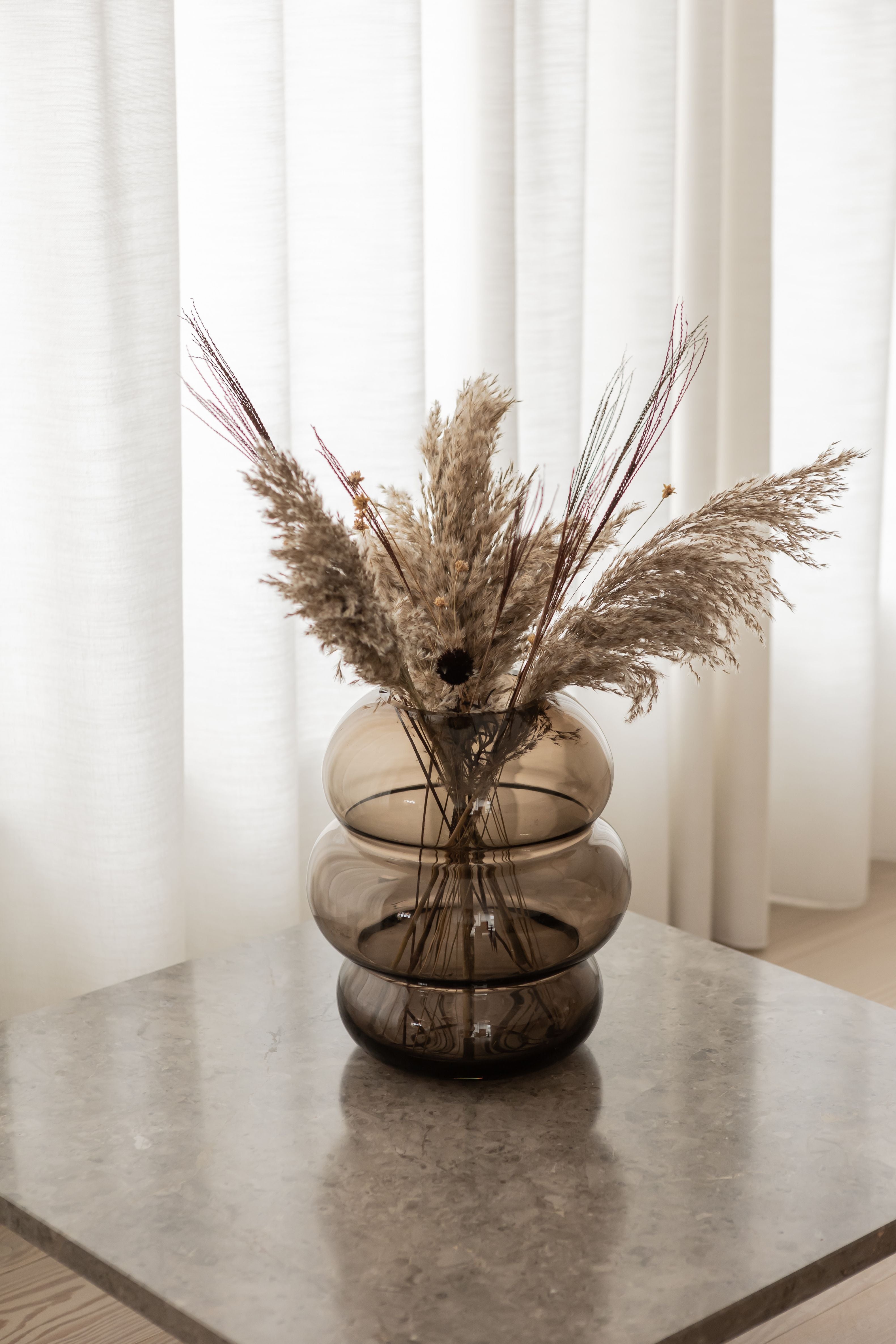 Malling Living Soft Shape Vase, Smoked Glass