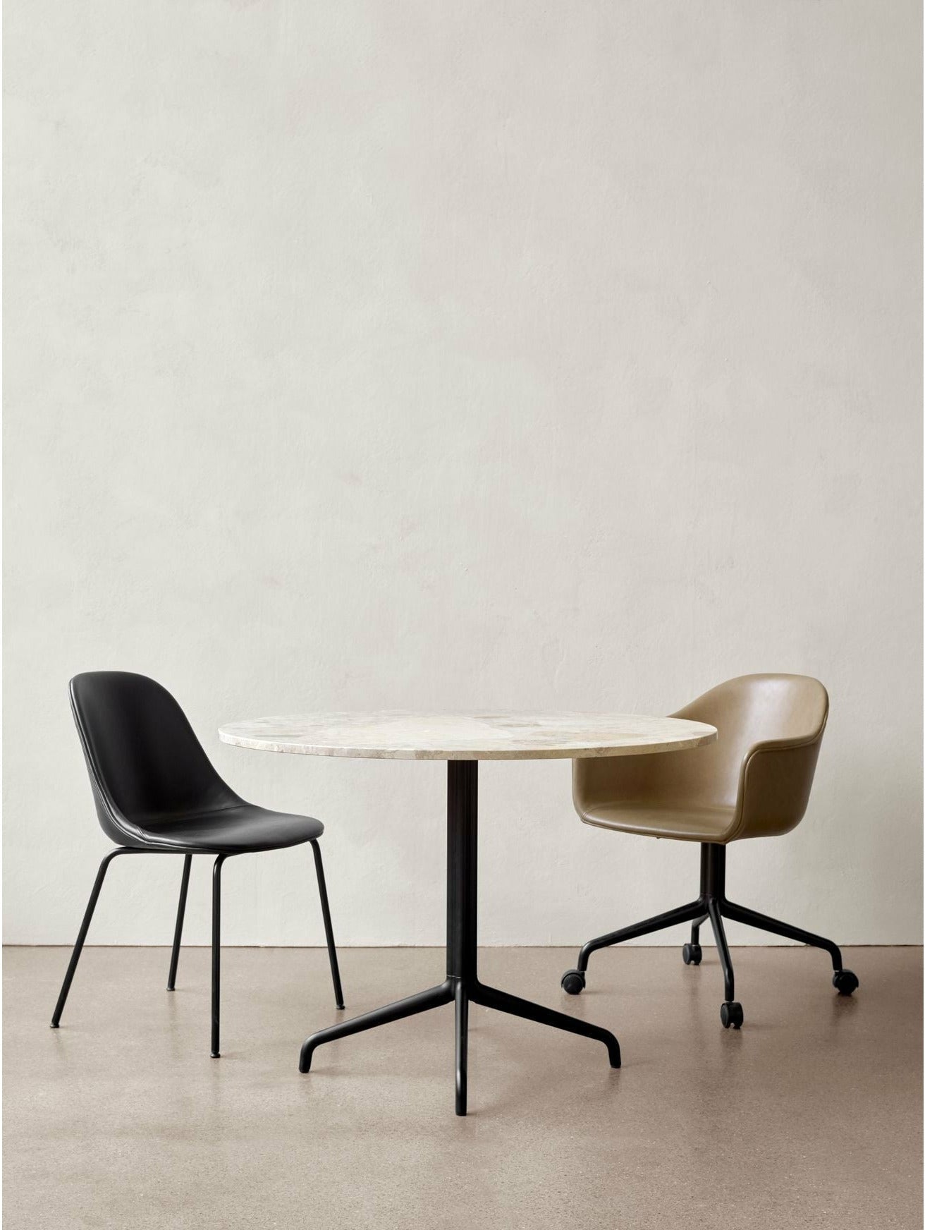 Audo Köpenhamn Harbor matsstol svivel, svart/oliv
