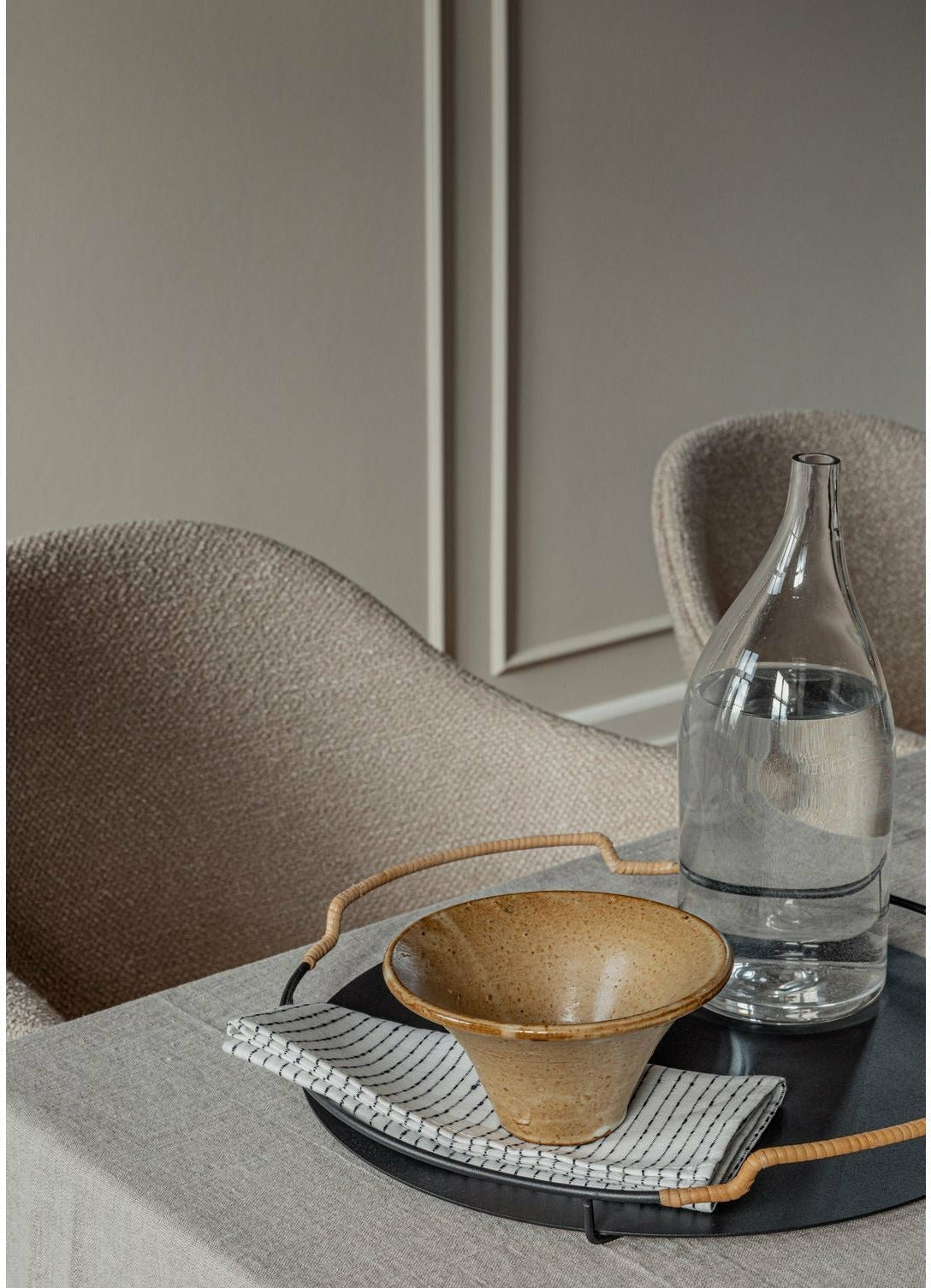 Audo Copenhagen Harbor Silla de comedor de roble natural, gris claro