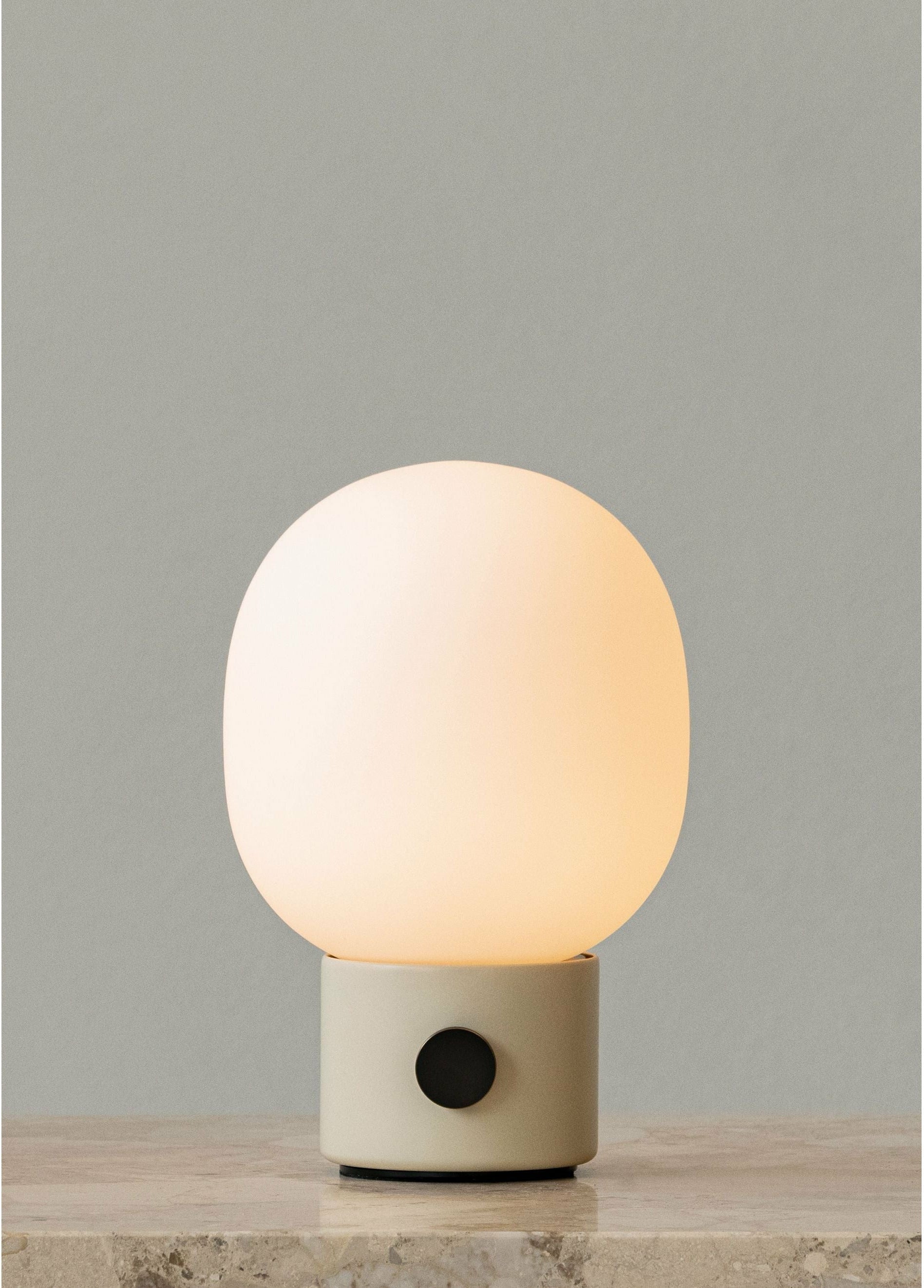 Audo Copenhagen JWDA lampe de table portable, Albâtre Blanc