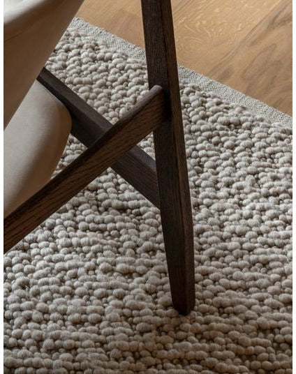 Audo Köpenhamn Knitting Lounge Stol Dark Stained Oak, Dakar 0311