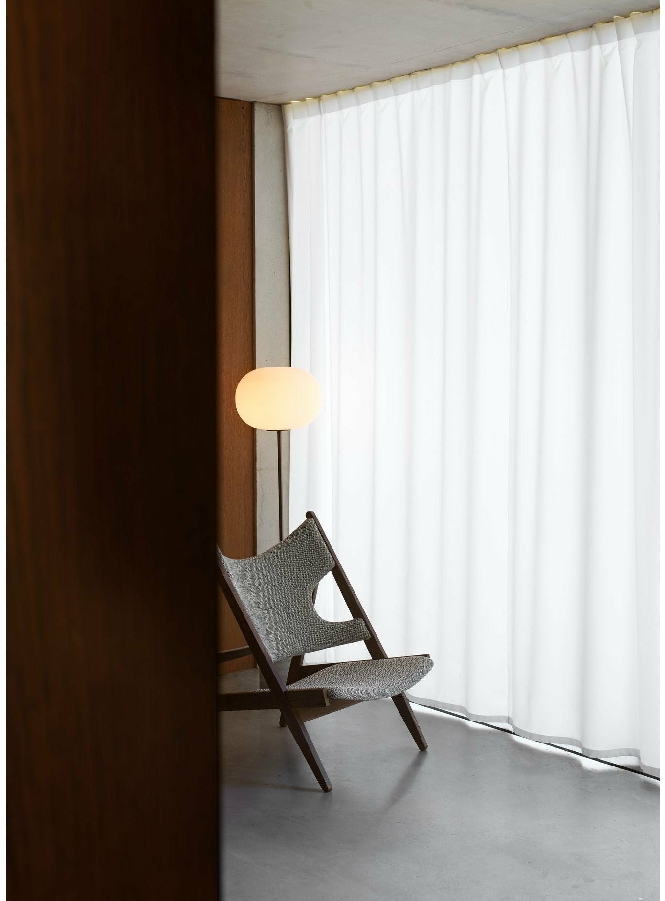 Audo Copenhagen Strick -Lounge -Stuhl für dunkle Buntende Oak, Dakar 0311