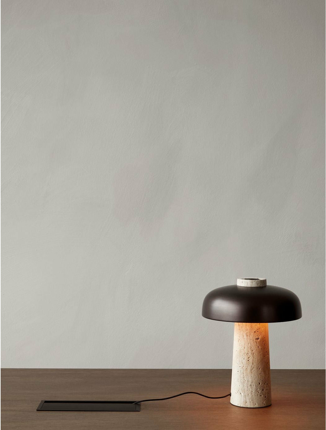 Audo Copenhagen Reverse Table Lampe, Travertine Marmor