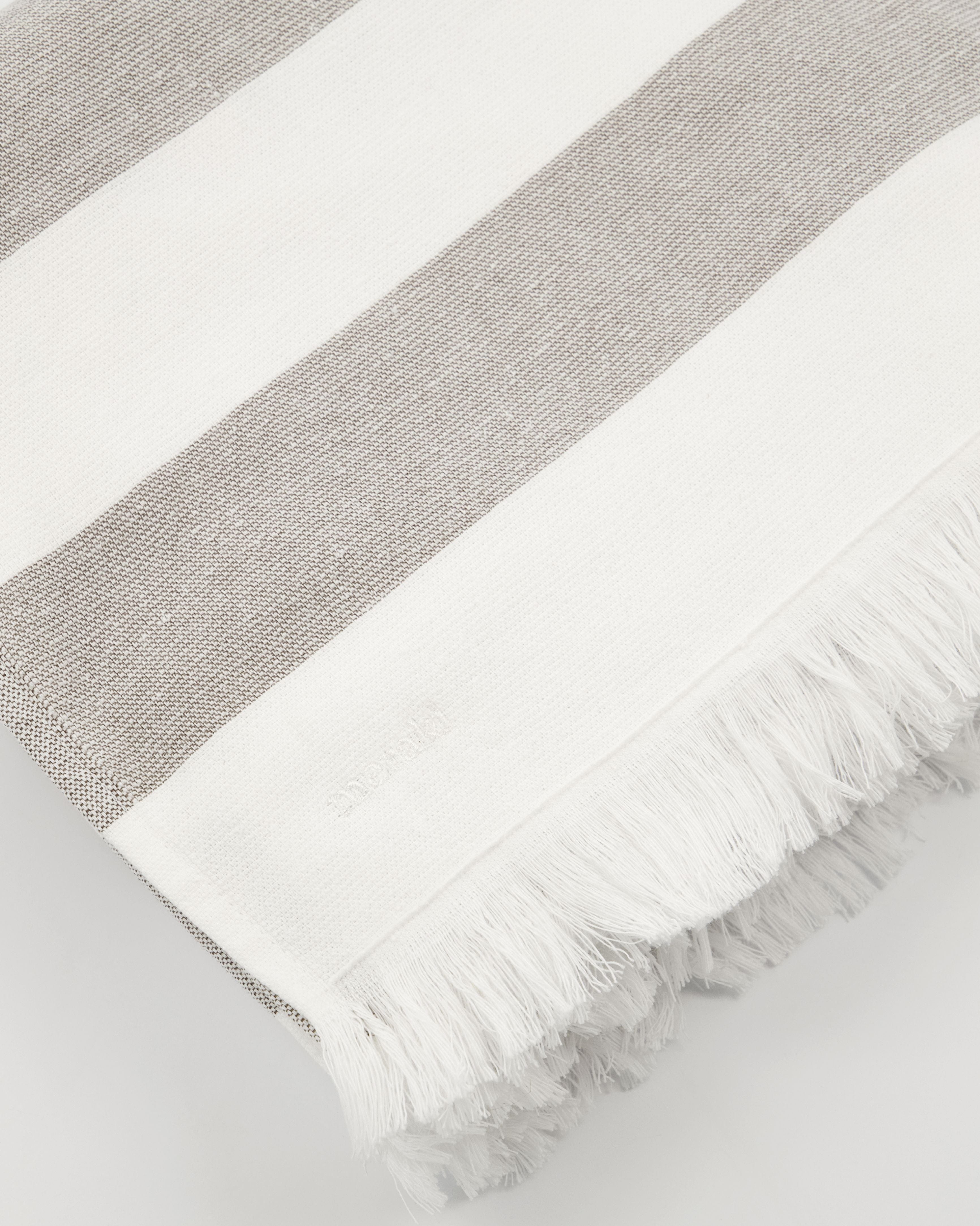 Meraki Barbarum Handtuch 100x180 cm, weiße und braune Streifen