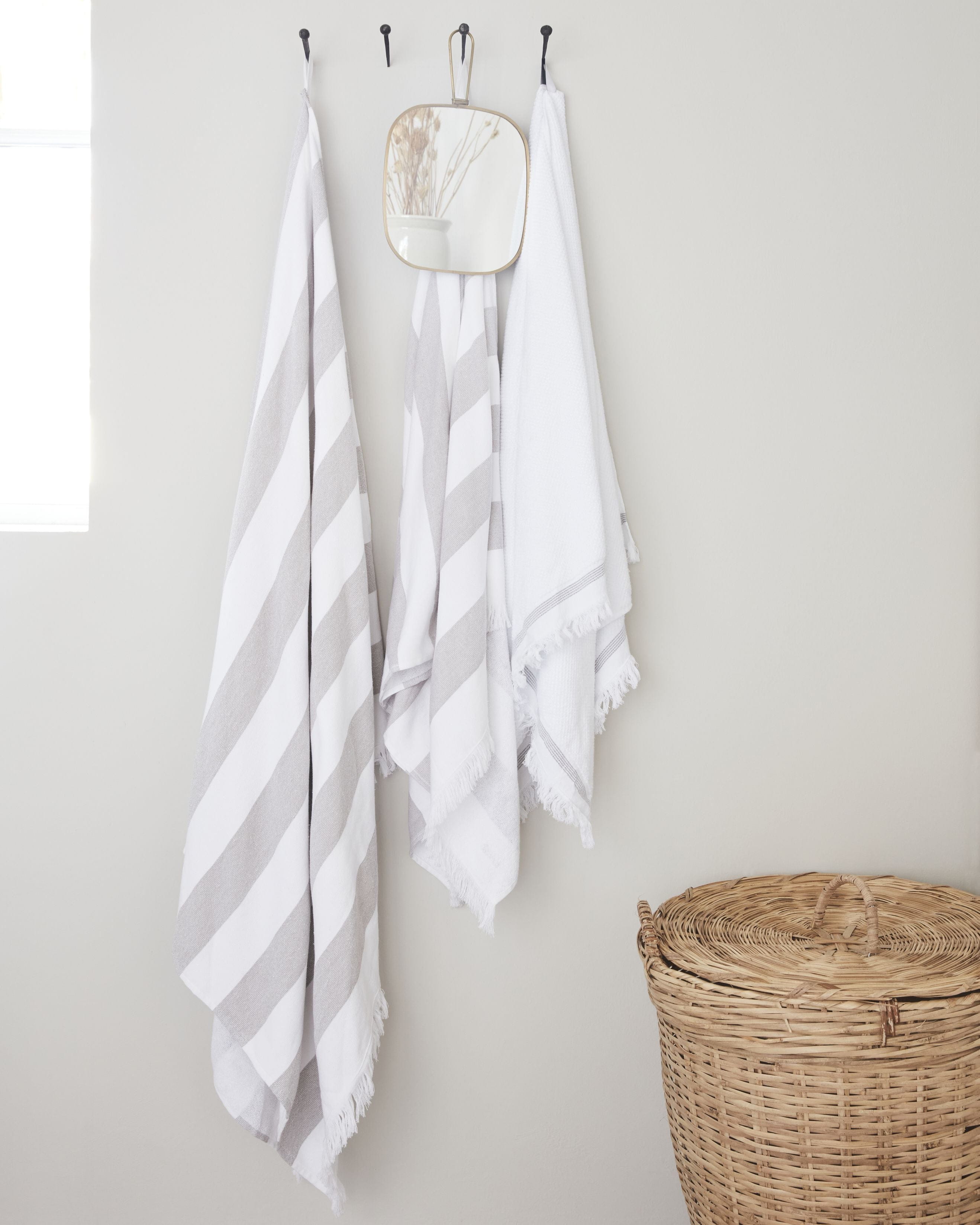 Meraki Towel 100x180 Cm, White With Grey Stripes