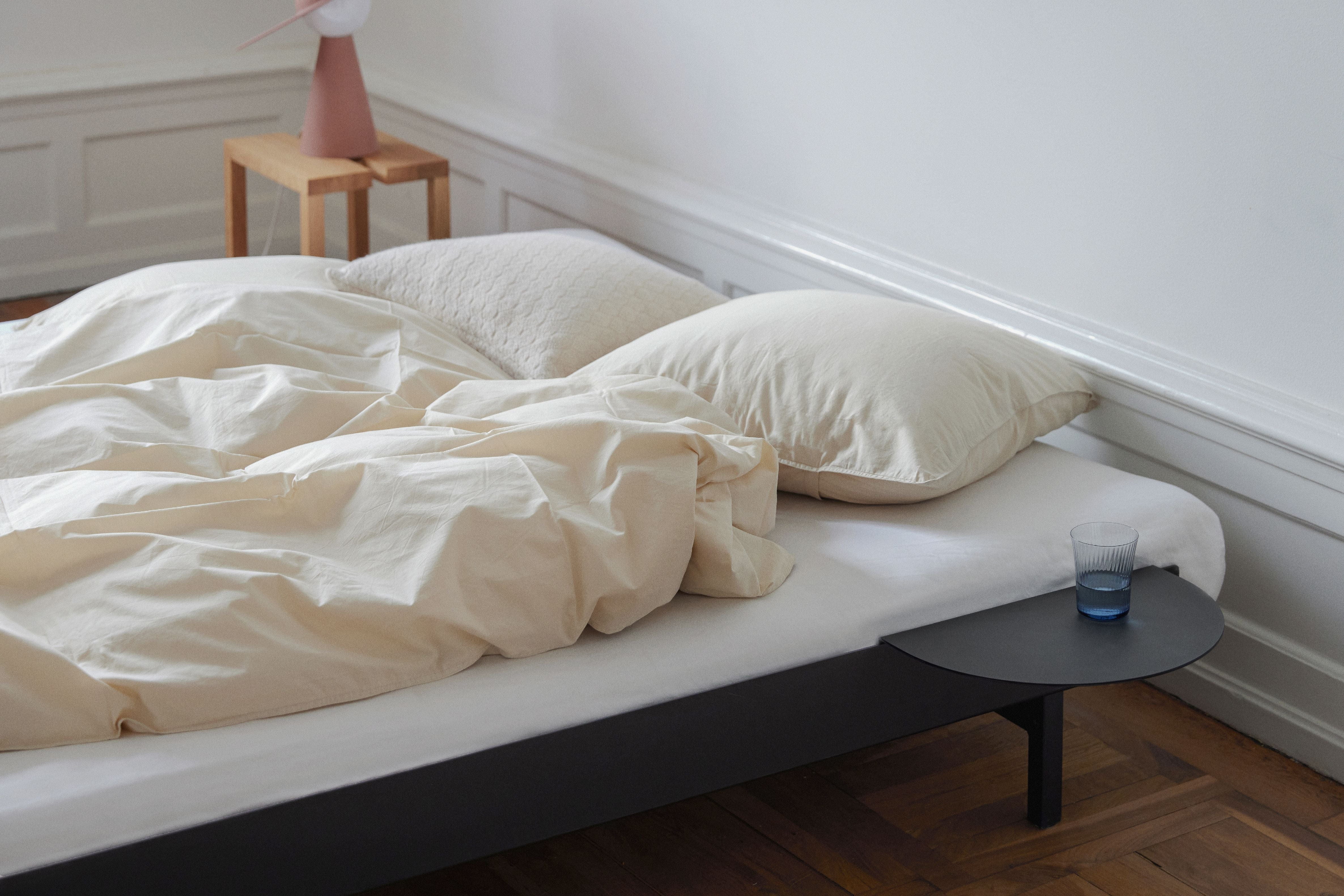 Moebe -Bett mit 1 Nachttisch 90 180 cm, schwarz