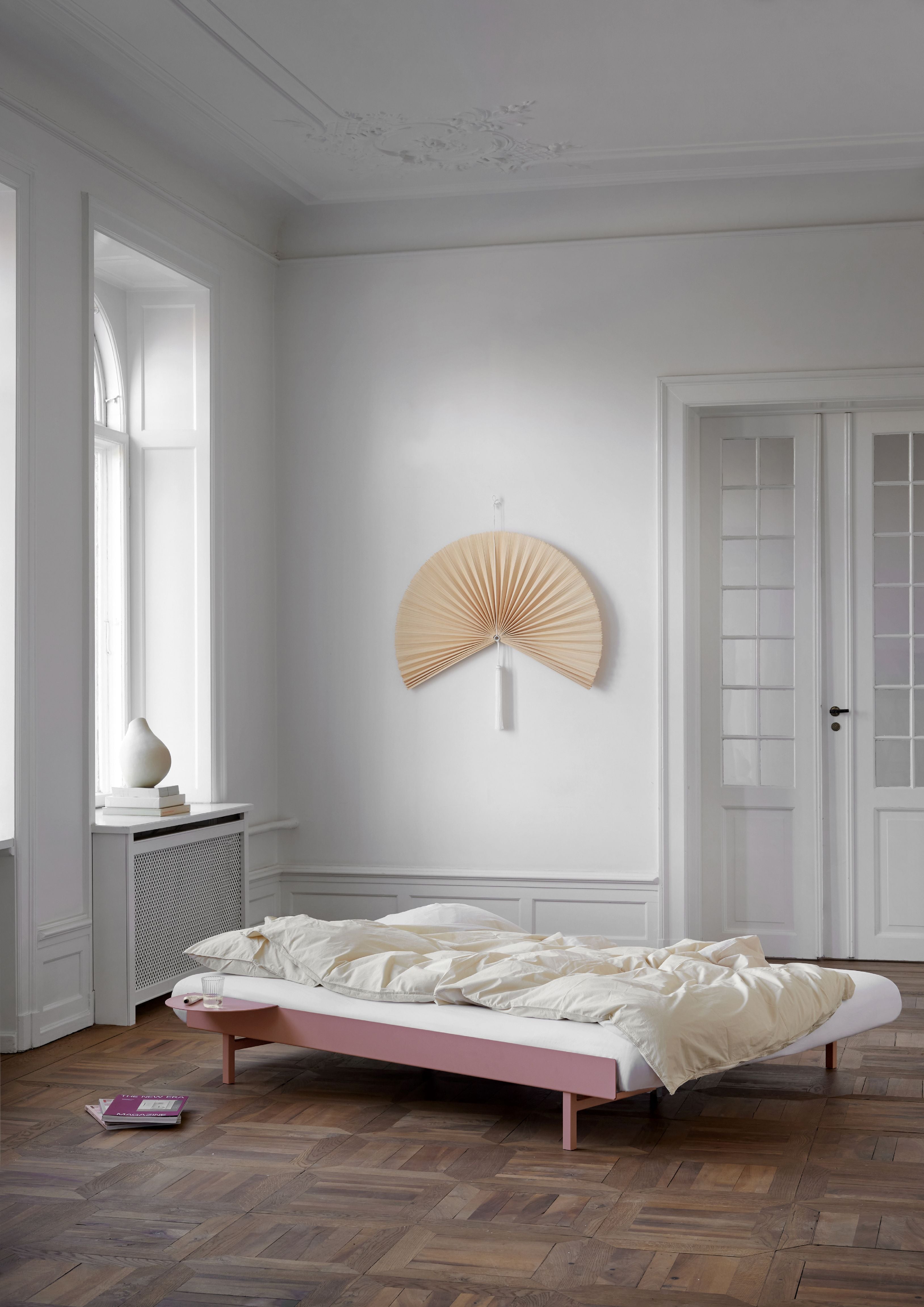 Moebe -säng med 1 sängbord 90 cm, dammig ros