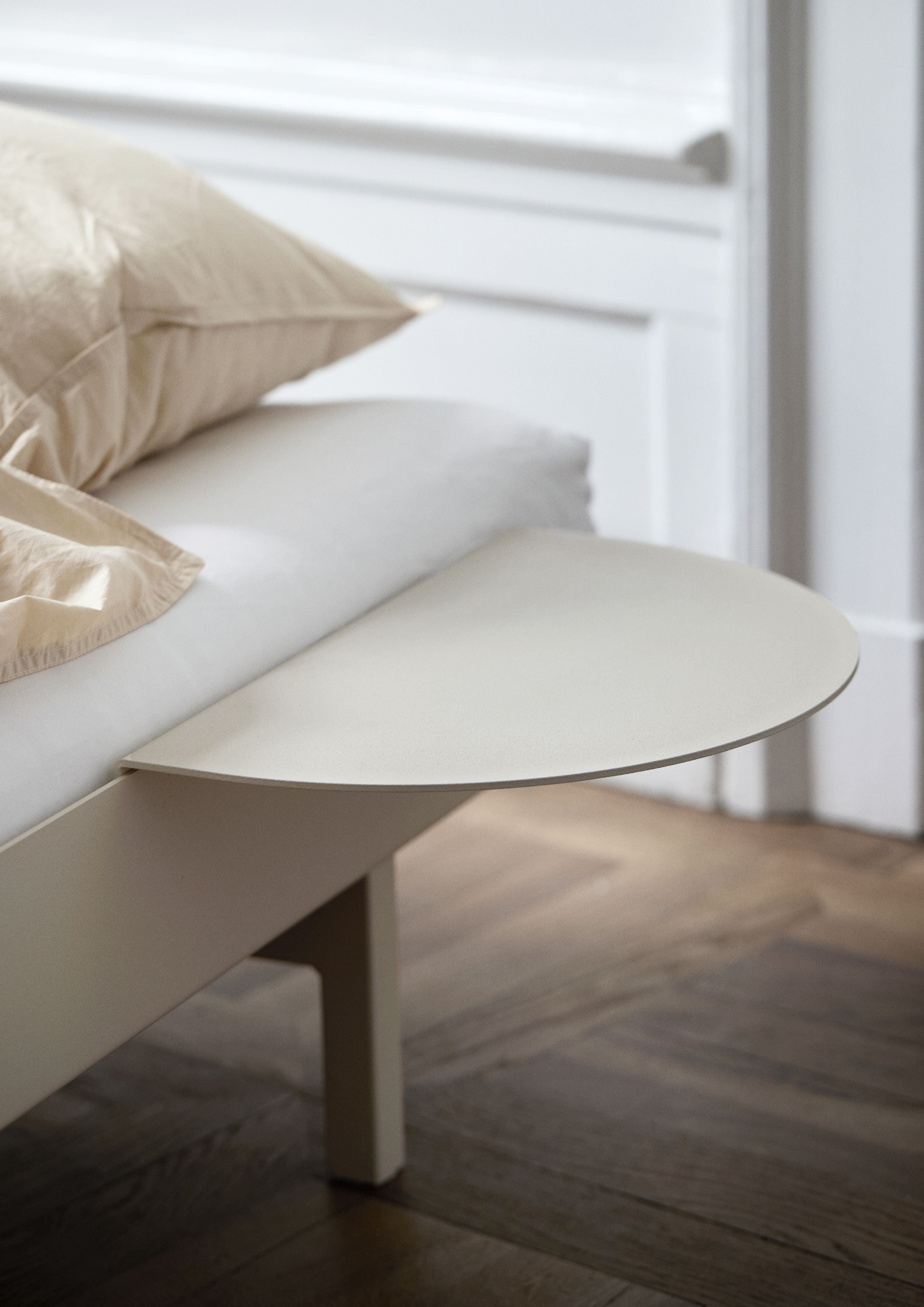 Lit moebe avec lattes de lit et 2 tables de chevet 160 cm, sable