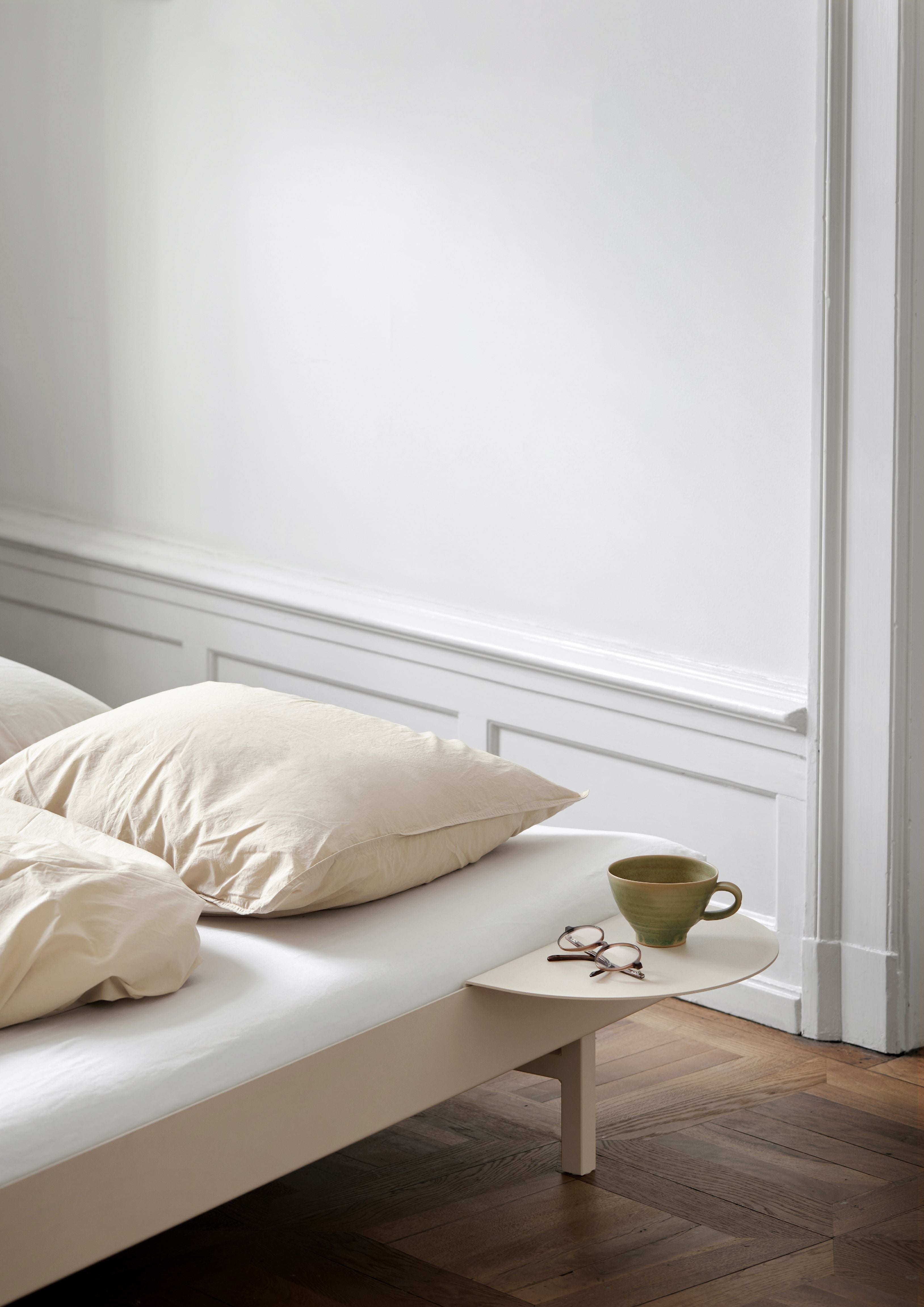 Cama moebe con listones de cama y 2 mesas de noche de 160 cm, arena
