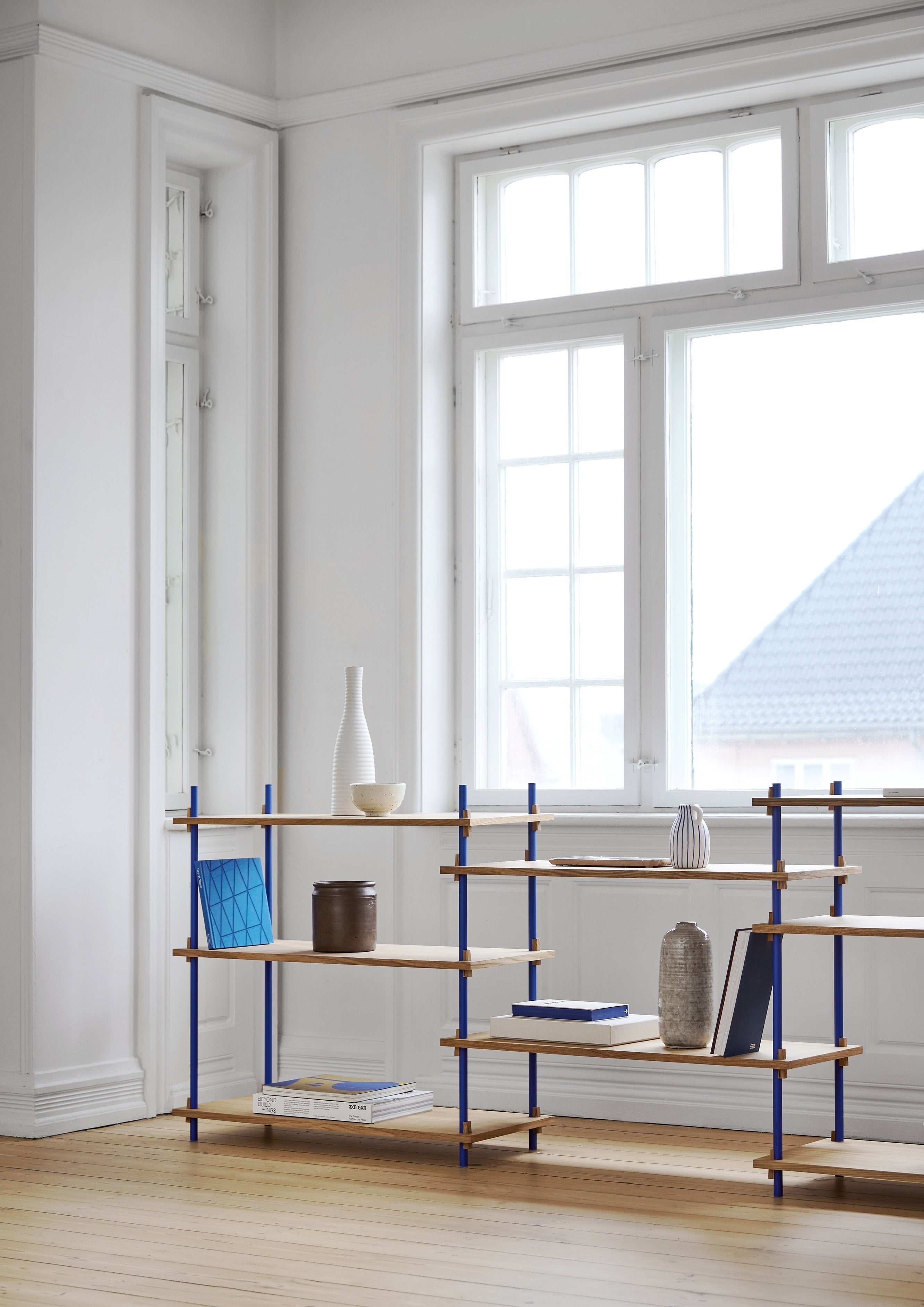 Moebe Shelving System S.200.1.G, Oak/Deep Blue