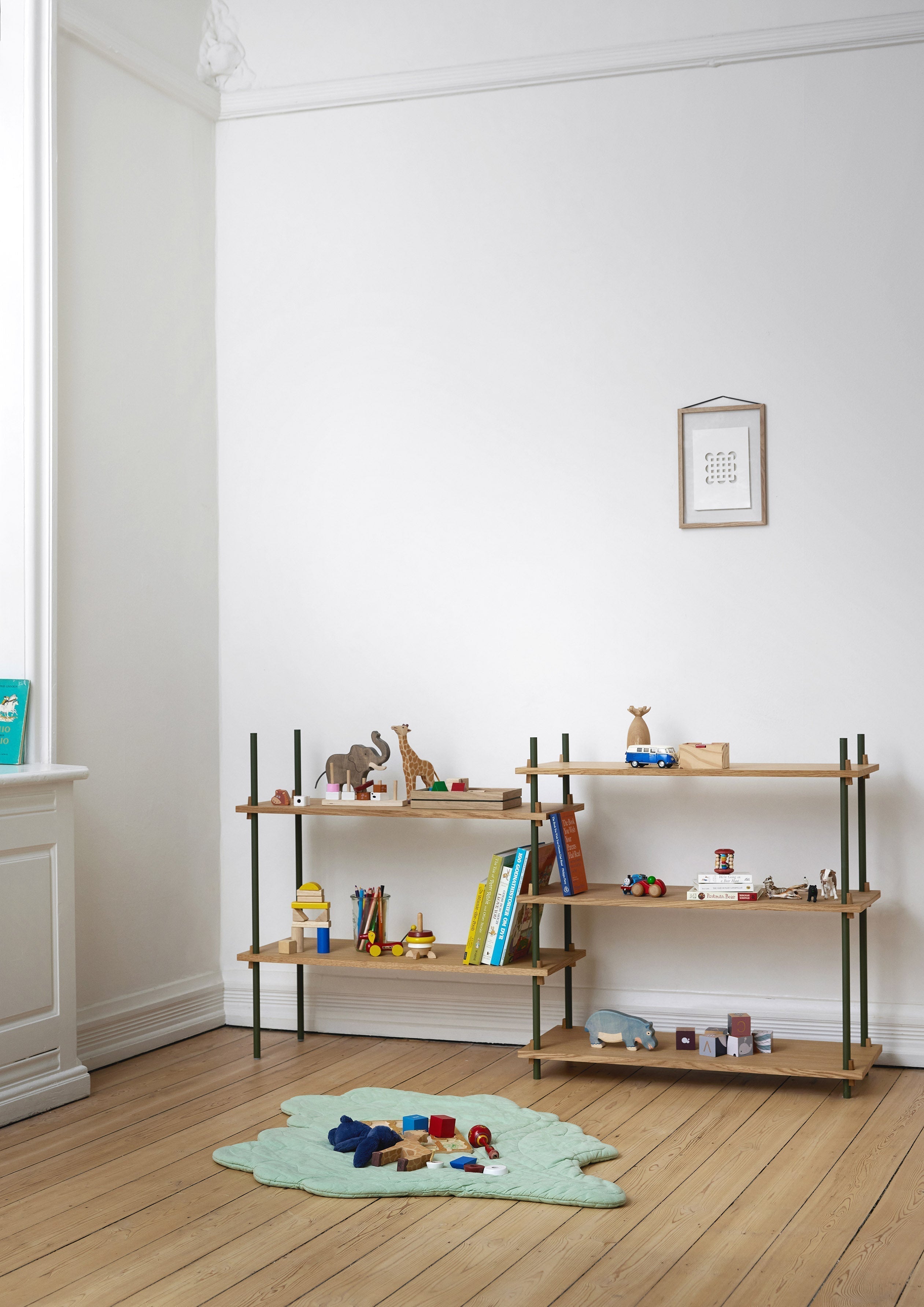 Moebe Shelving System S.200.1.G, Oak/Pine Green