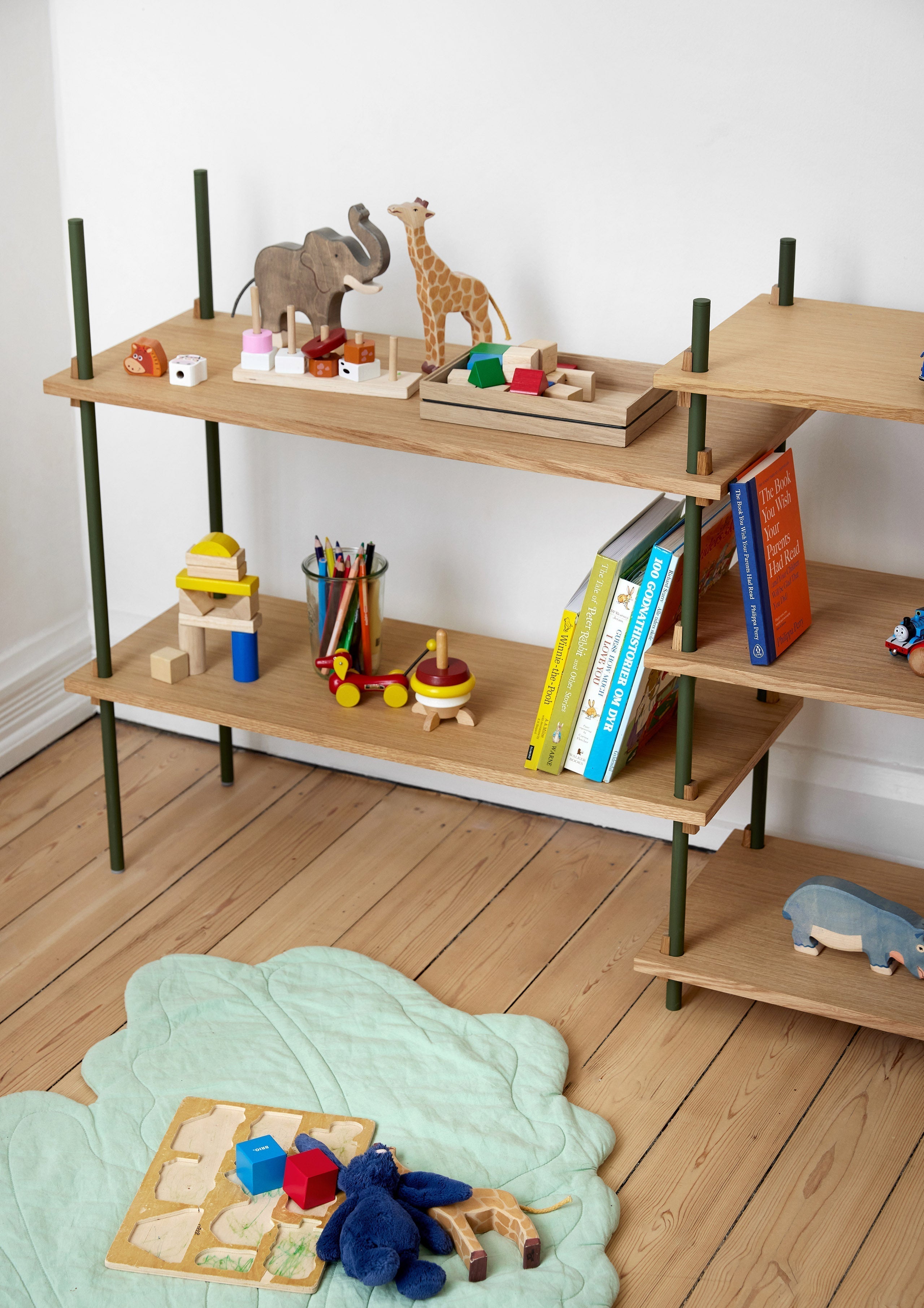 Moebe Shelving System S.200.2.B, Oak/Pine Green