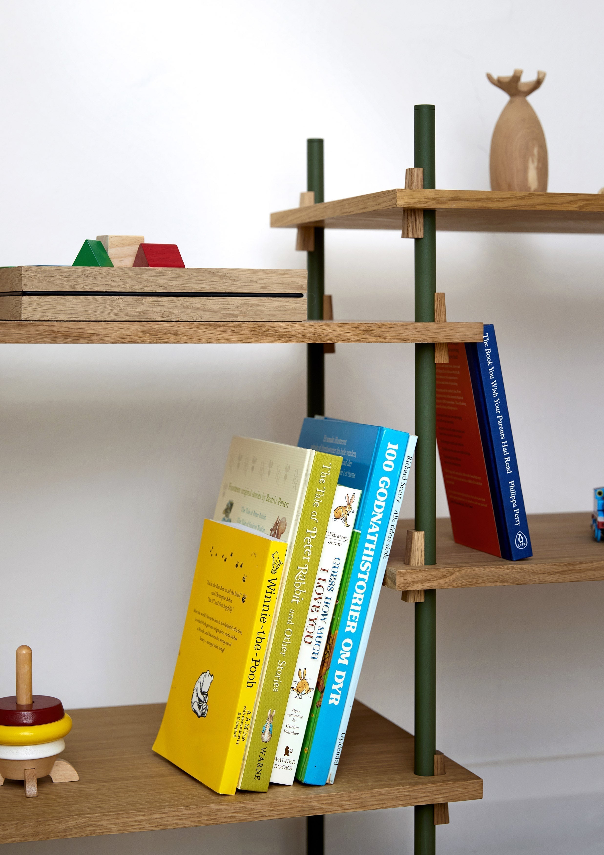 Moebe Shelving System S.200.2.B, Oak/Pine Green