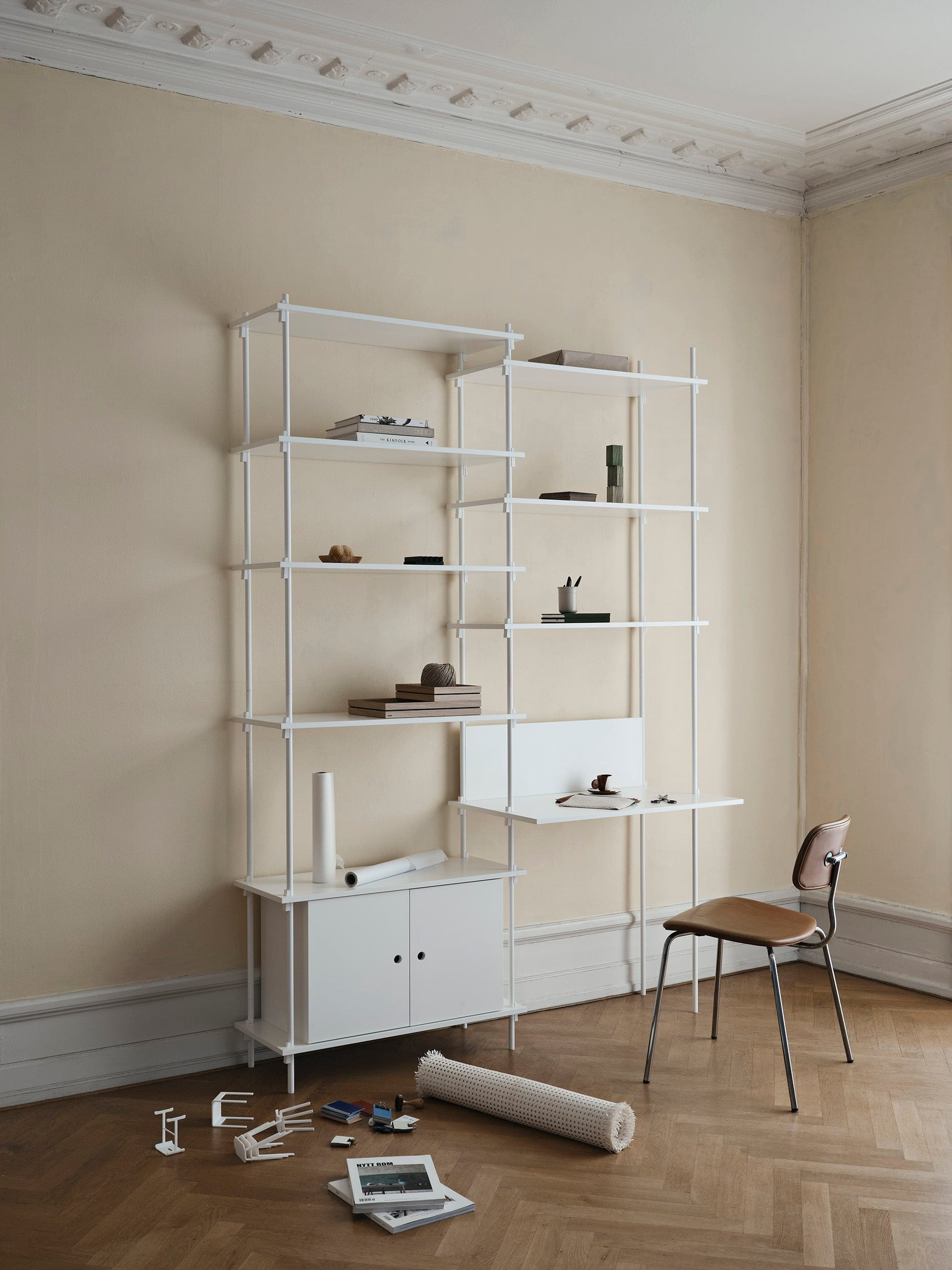 Moebe Shelving System S.255.2.C, White/White