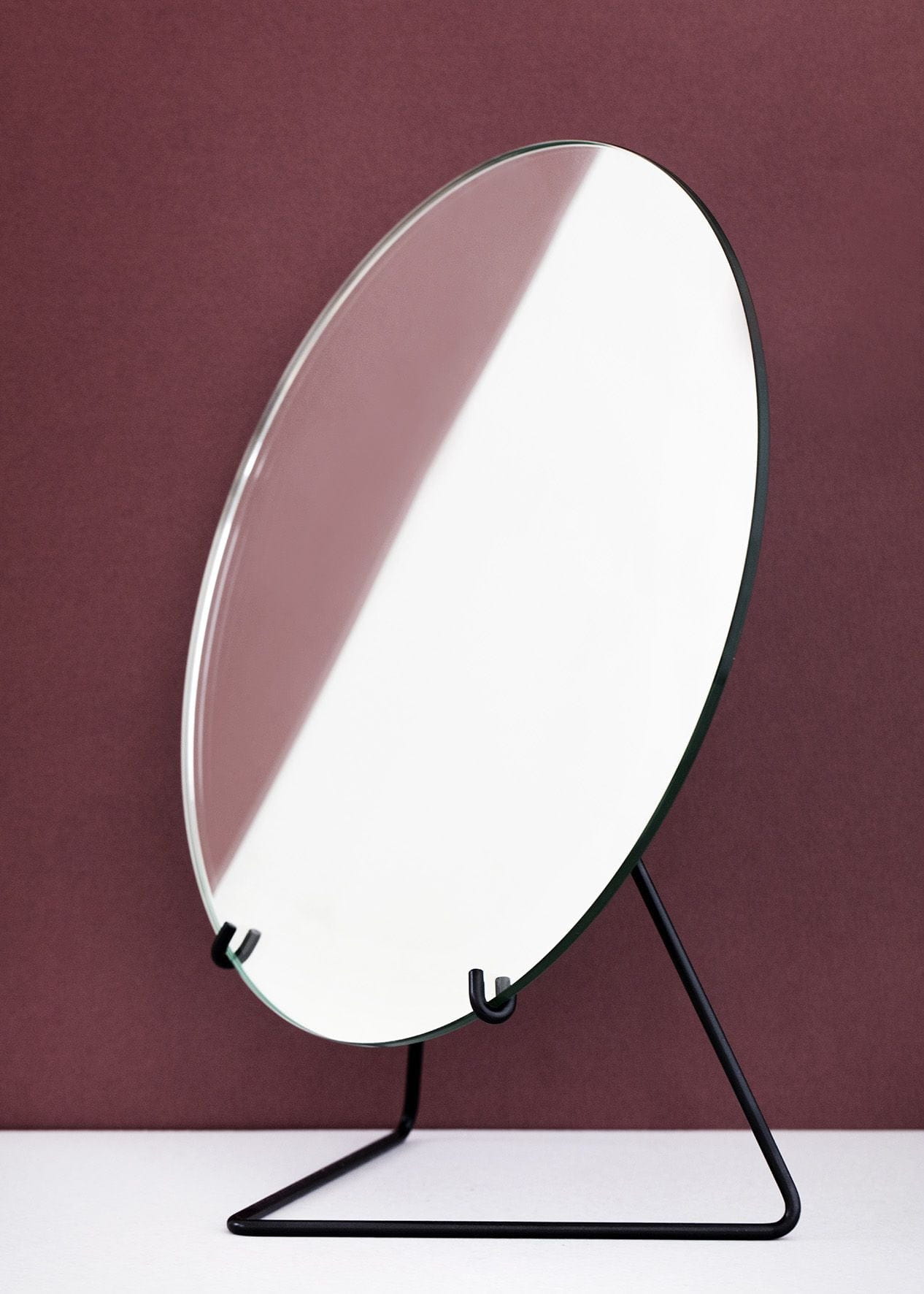 Moebe Standing Mirror ø30 Cm, Black