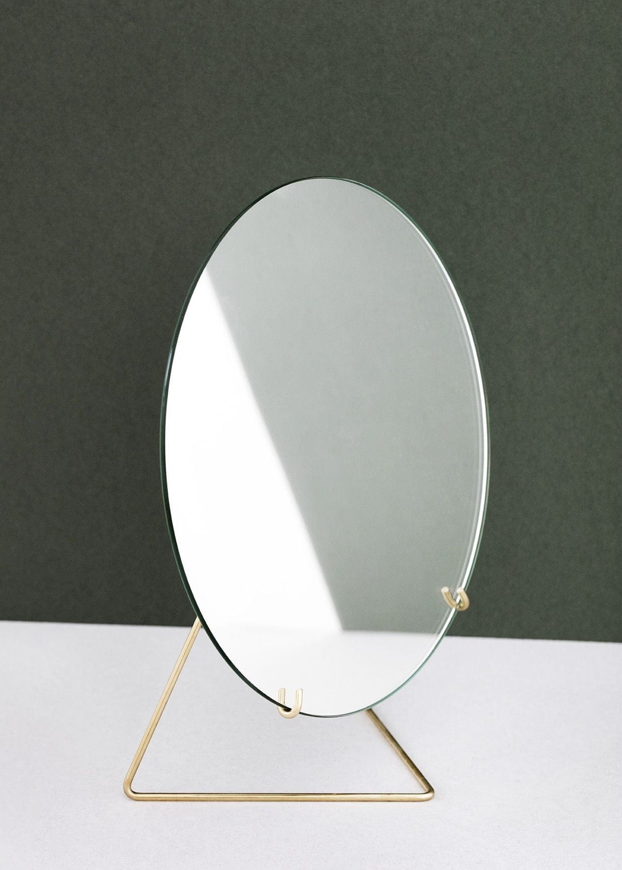 Moebe Standing Mirror ø20 Cm, Brass