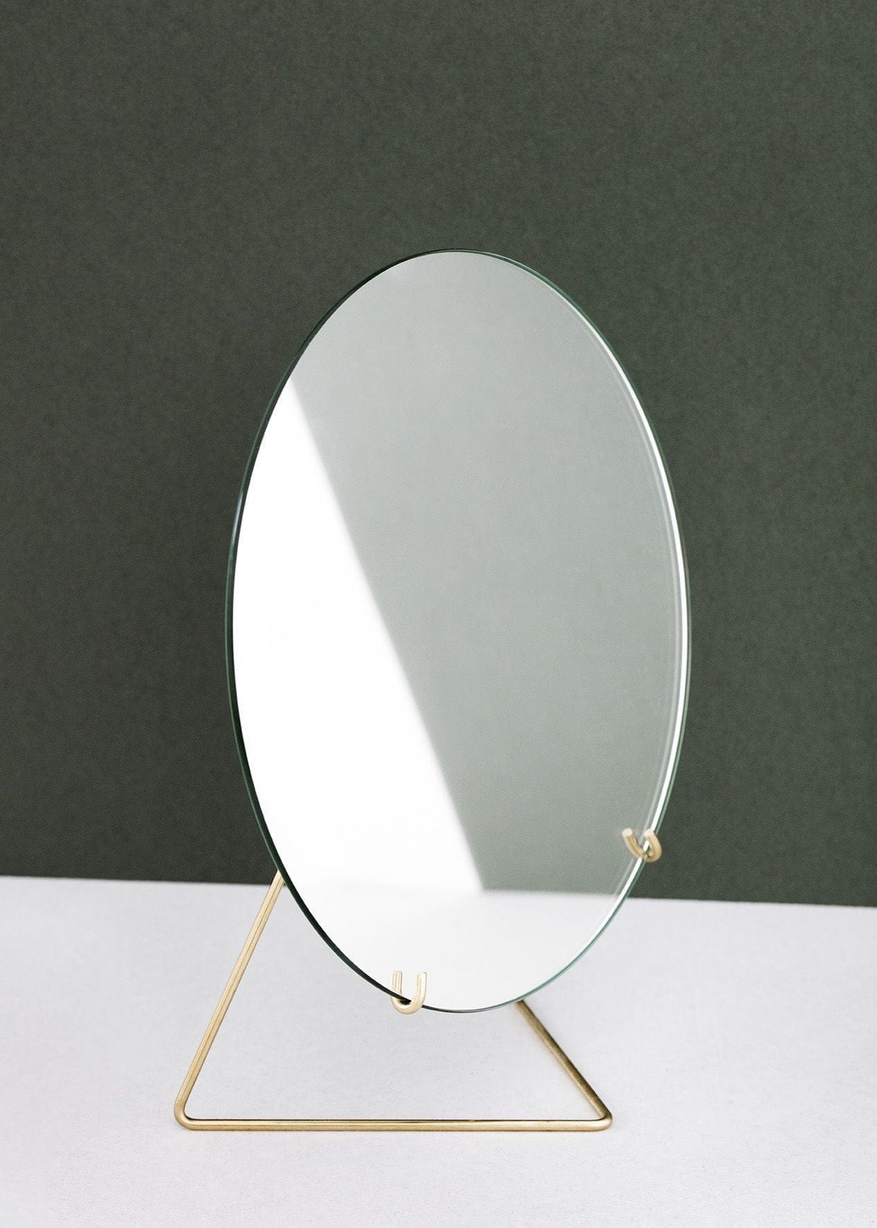 Moebe stående spejl Ø30 cm, messing