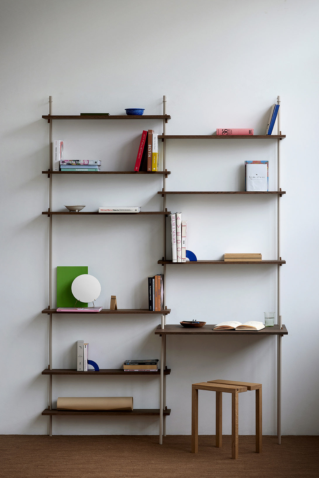 Moebe Wall Shelving Ws.115.2, Røget eg/varm grå