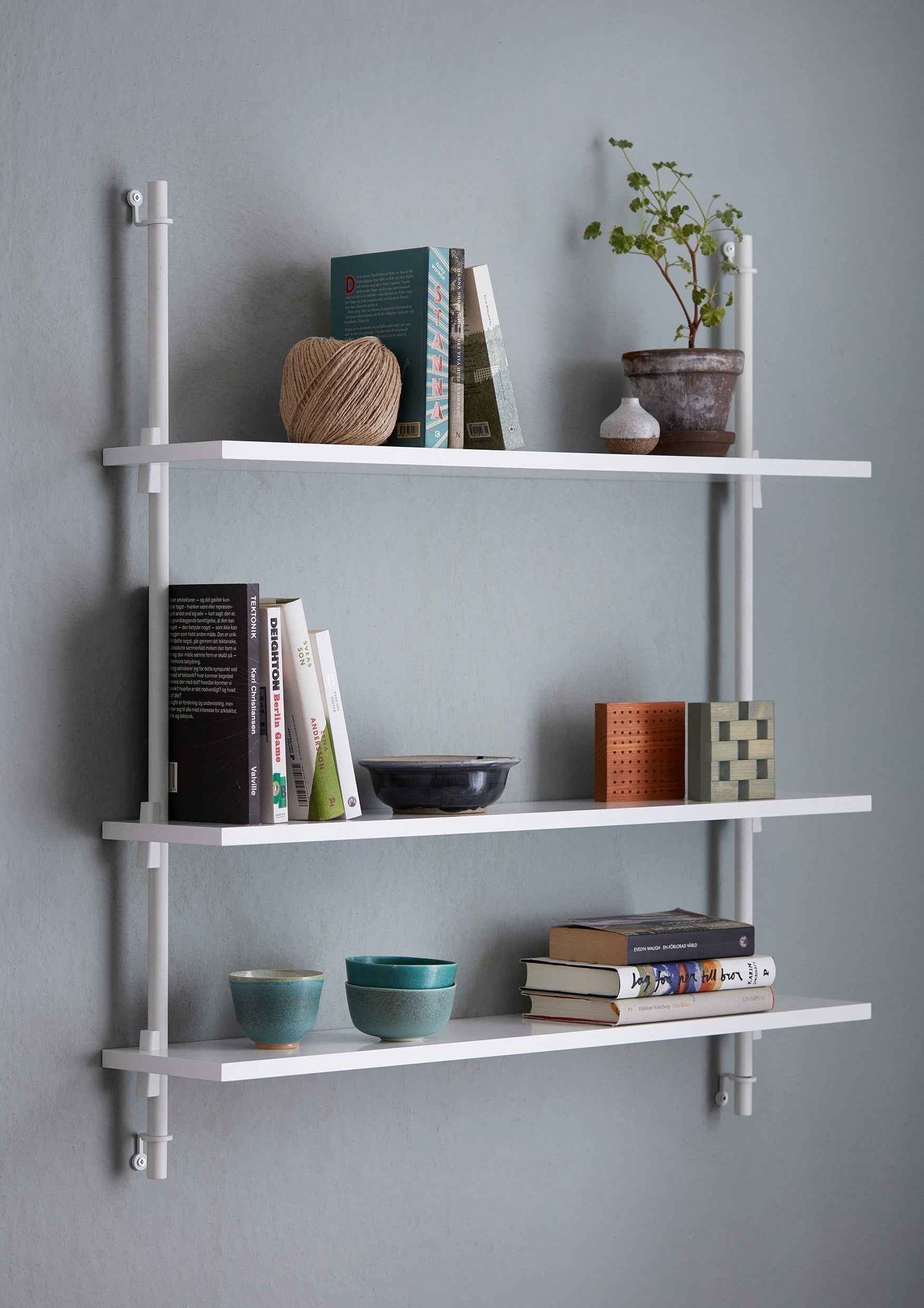 Moebe Wall Shelving Ws.65.1, White/White