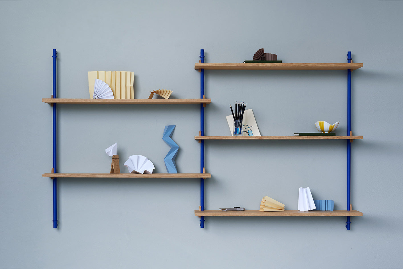 Moebe Wall Shelving Ws.85.1, Oak/Deep Blue