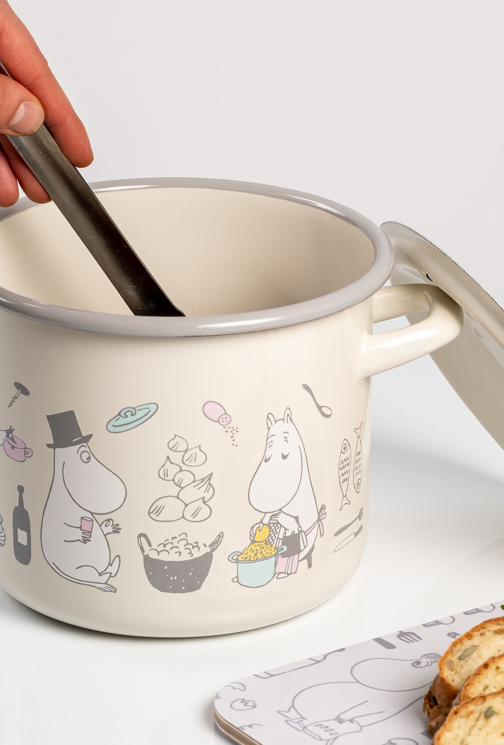 Muurla Moomin Bon Appétit Emamel Pot With Lid