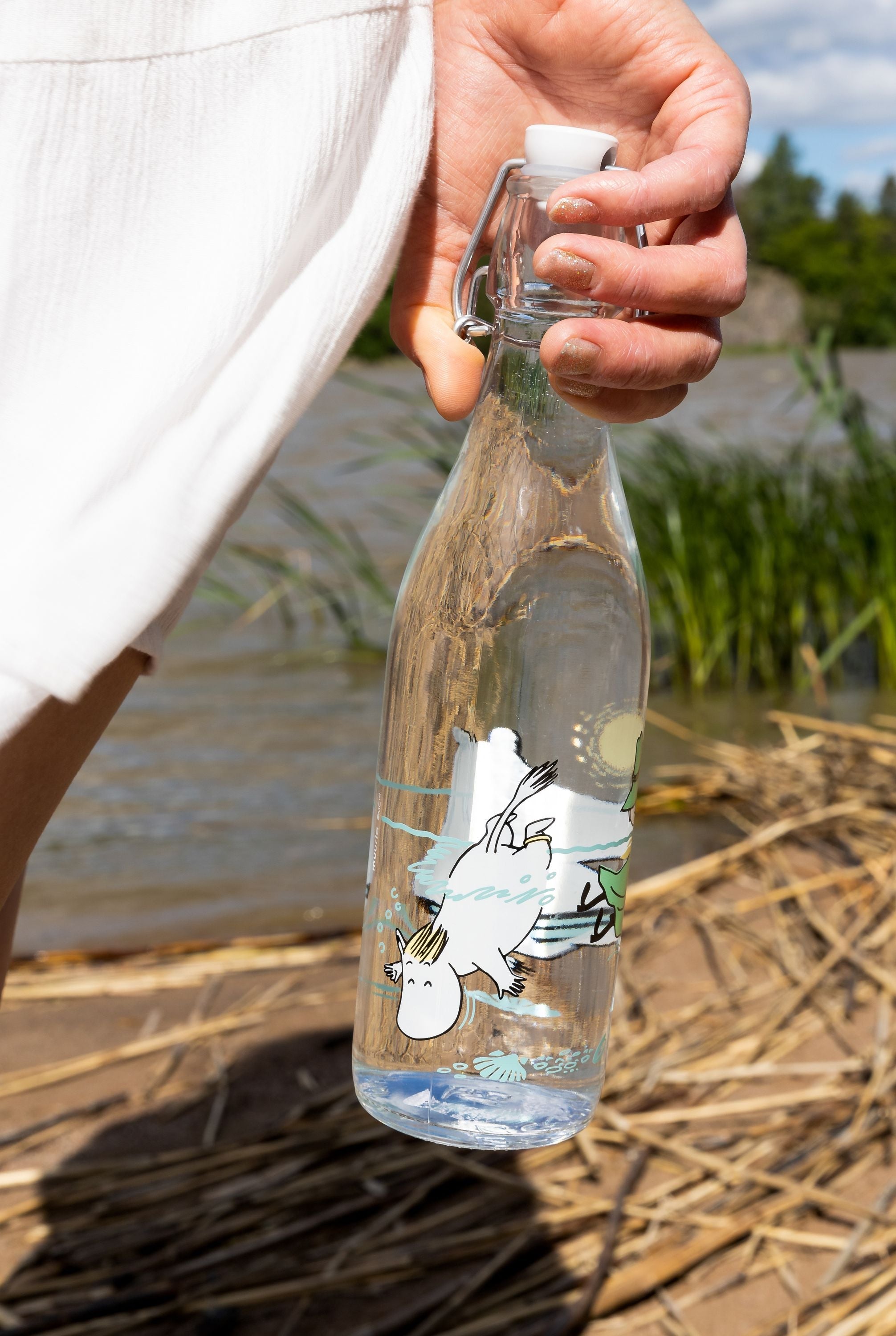 Botella de vidrio Muurla Moomin, diversión en el agua