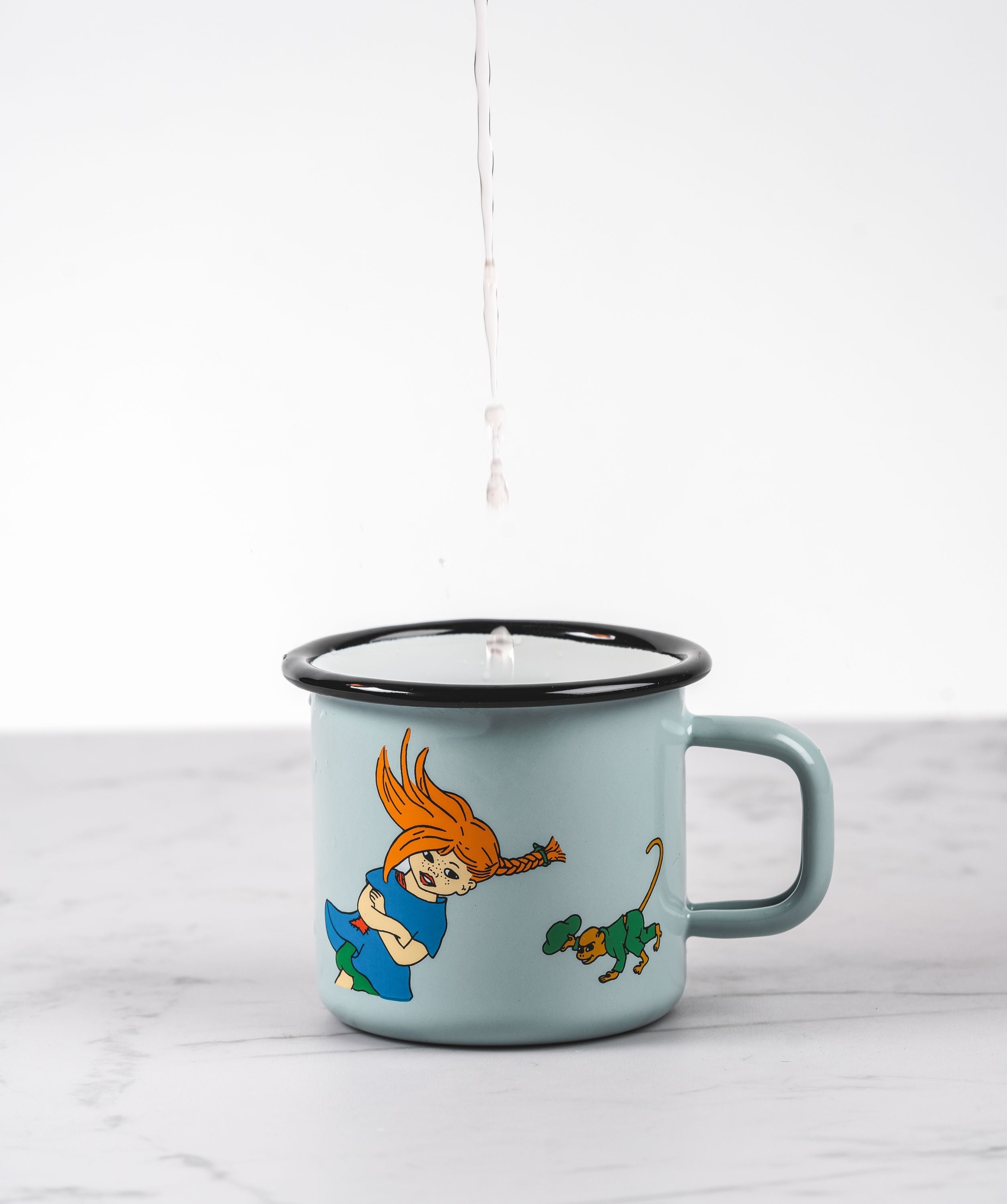 Taza de esmalte de longstock de Muurla Pippi, la chica más fuerte del mundo