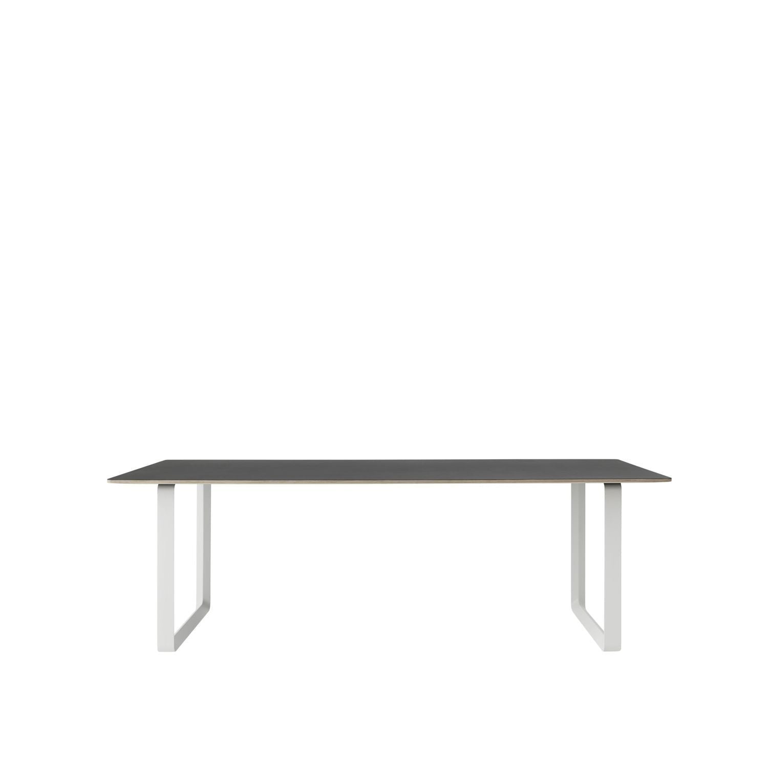 Muuto 70/70 Table 225 cm, Noir/Blanc
