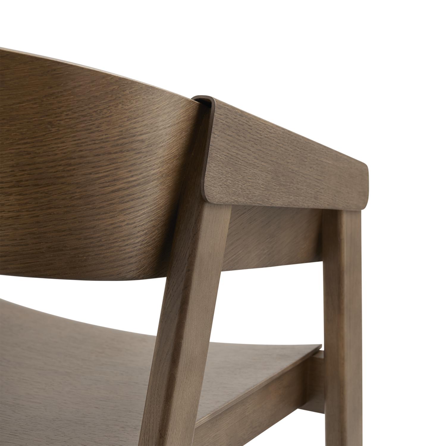 Fauteuil de couverture muuto, taché de brun foncé