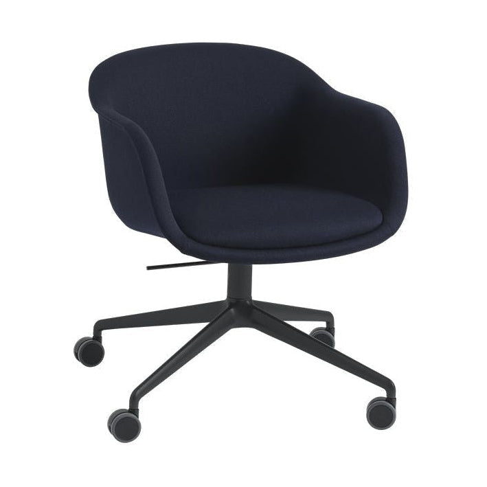 Muuto Fibre Conference Sessel, rotierbarer Rahmen mit Castors und Neigungsfunktion, Balder 792/Schwarz