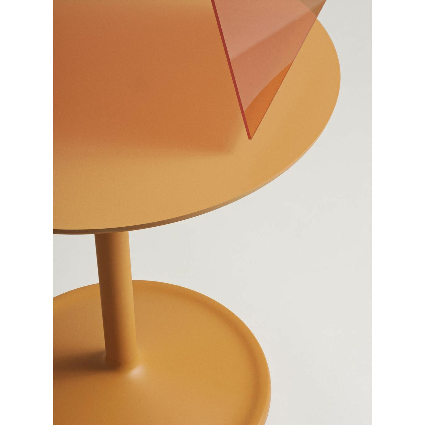 Table d'appoint douce Muuto Øx h 41x48 cm, orange