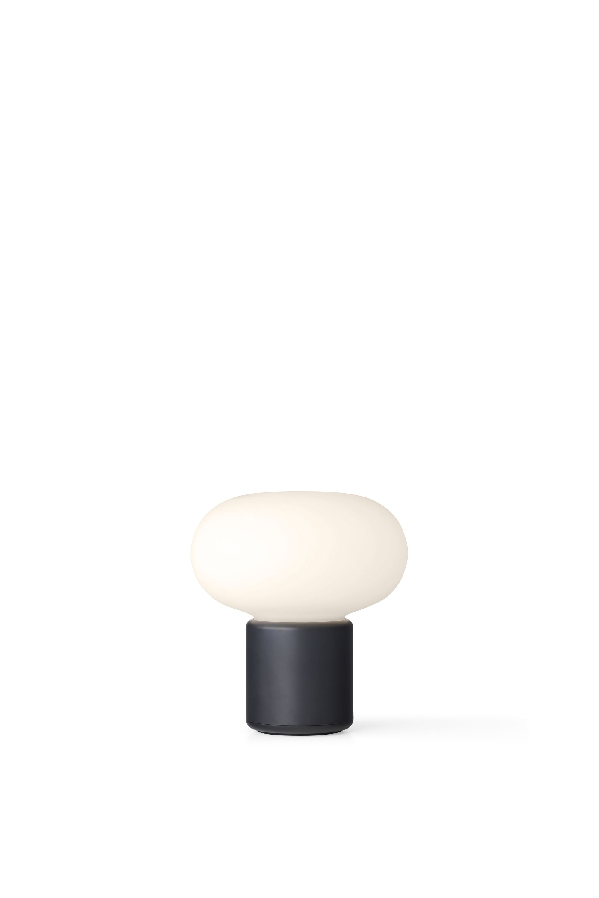 Nouvelles œuvres lampe de table portable Karl Johan, noir froid noir