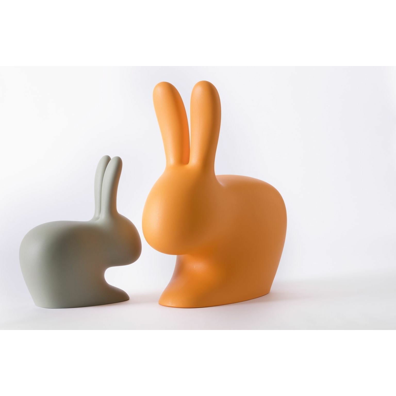 Qeeboo Bunny Chair de Stefano Giovannoni, naranja clara