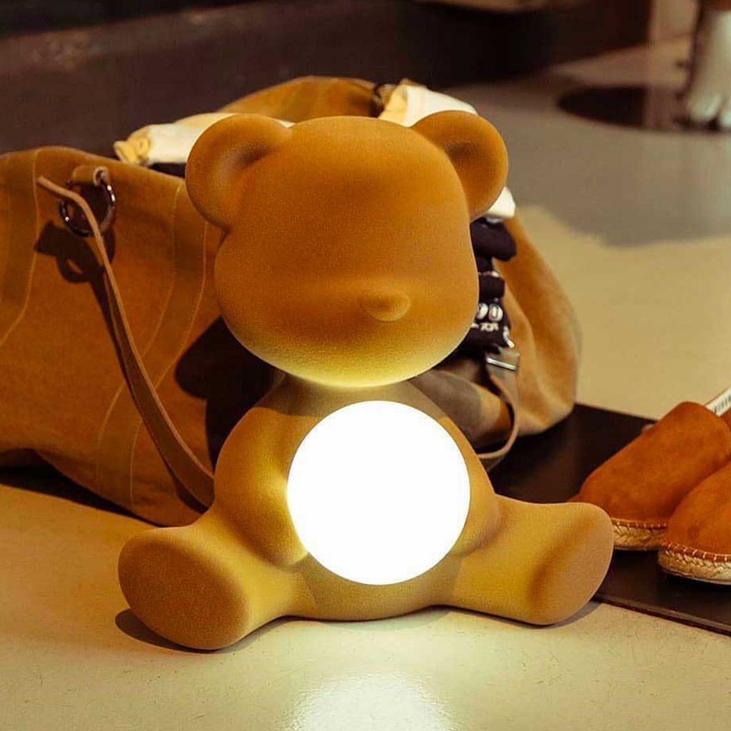 Qeeboo Teddy Girl LED wiederaufladbare Tischlampenlampen -Samt -Finish, hellblau