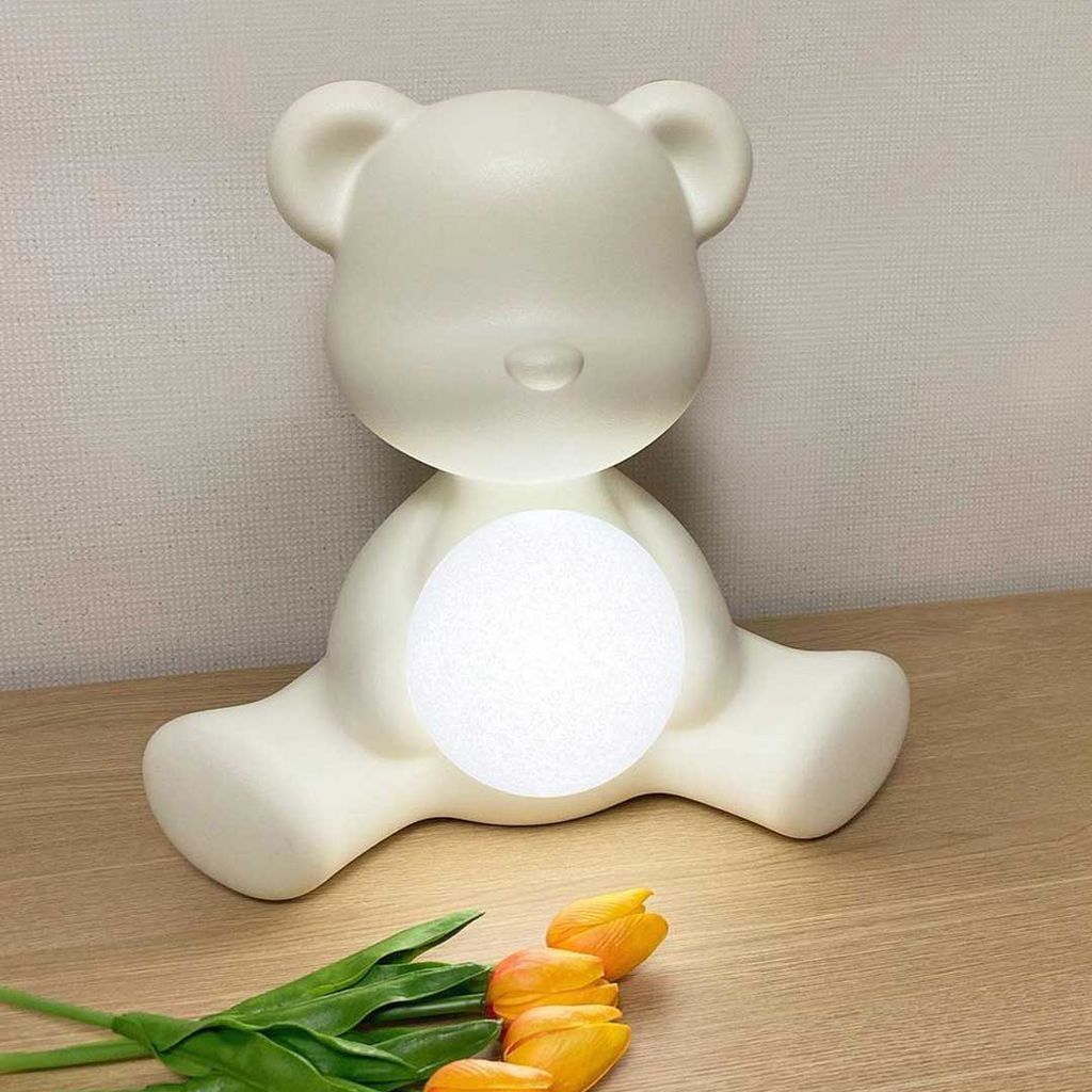 Qeeboo Teddy Girl LED wiederaufladbare Tischlampe, lila