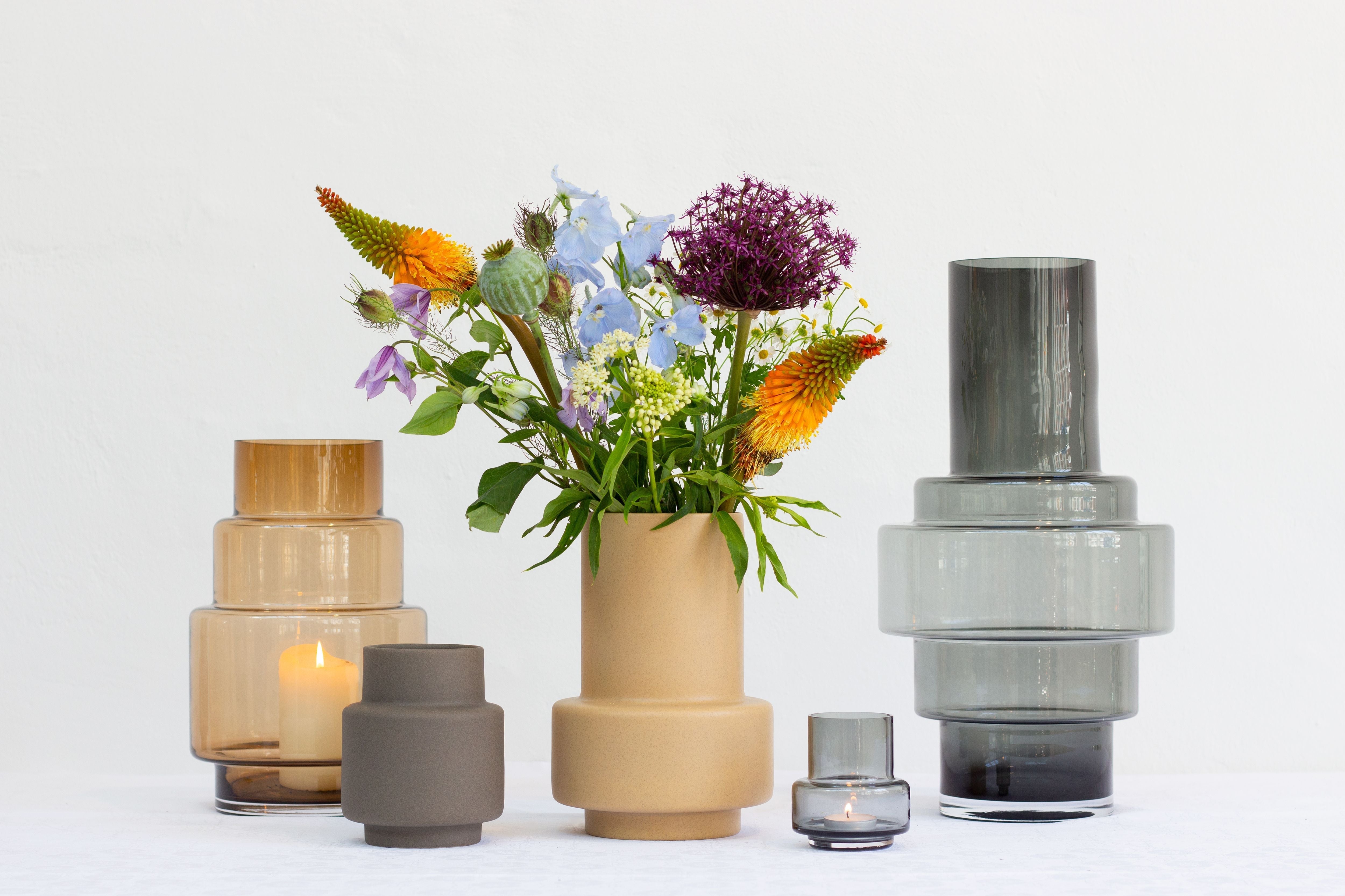 Collection RO Hurricane Vase en céramique Grand Ochère doux