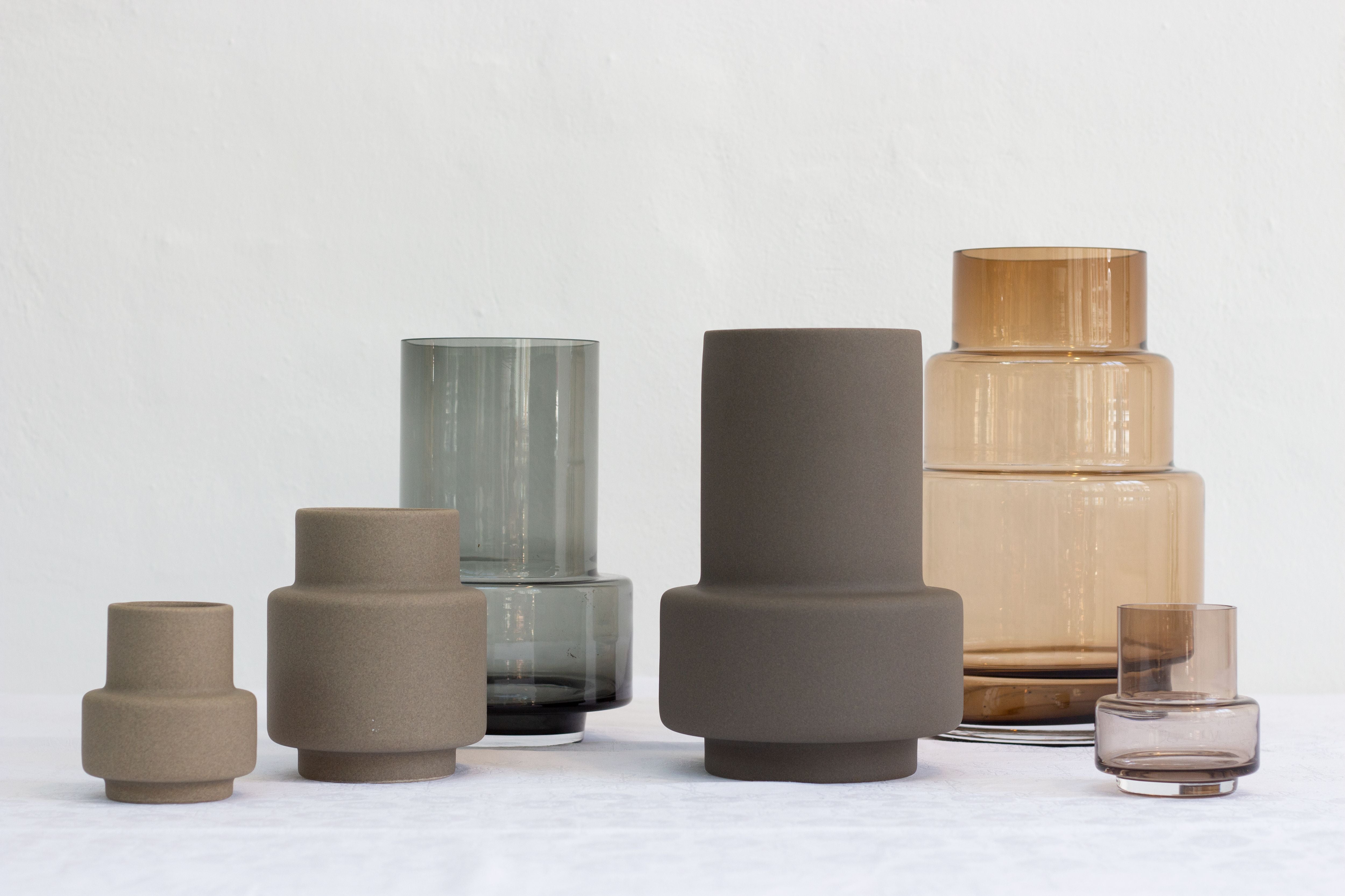 Collection RO Hurricane Vase en céramique Medium, pierre sombre