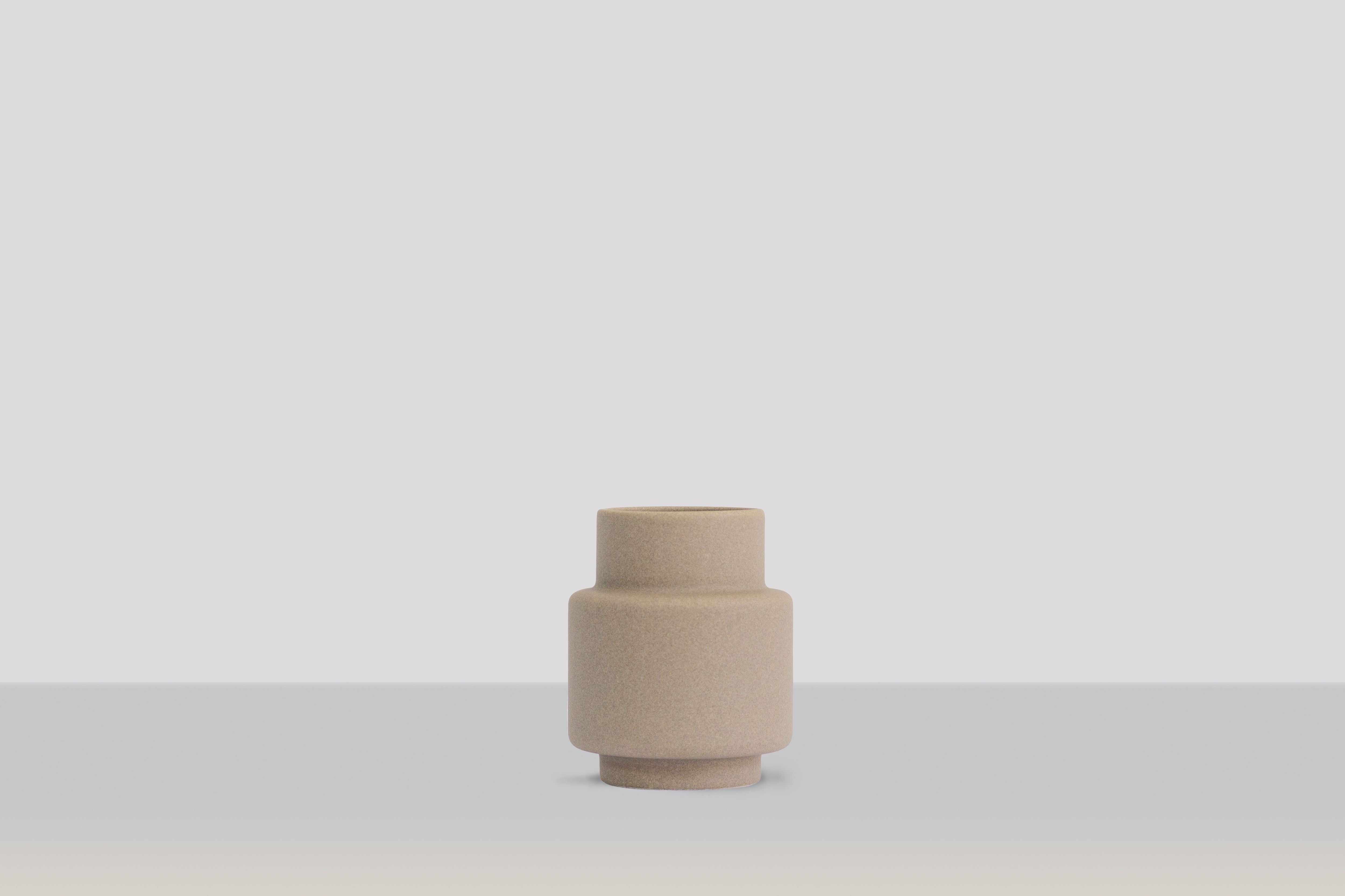 RO Collection Hurricane Vase en céramique Medium, pierre légère