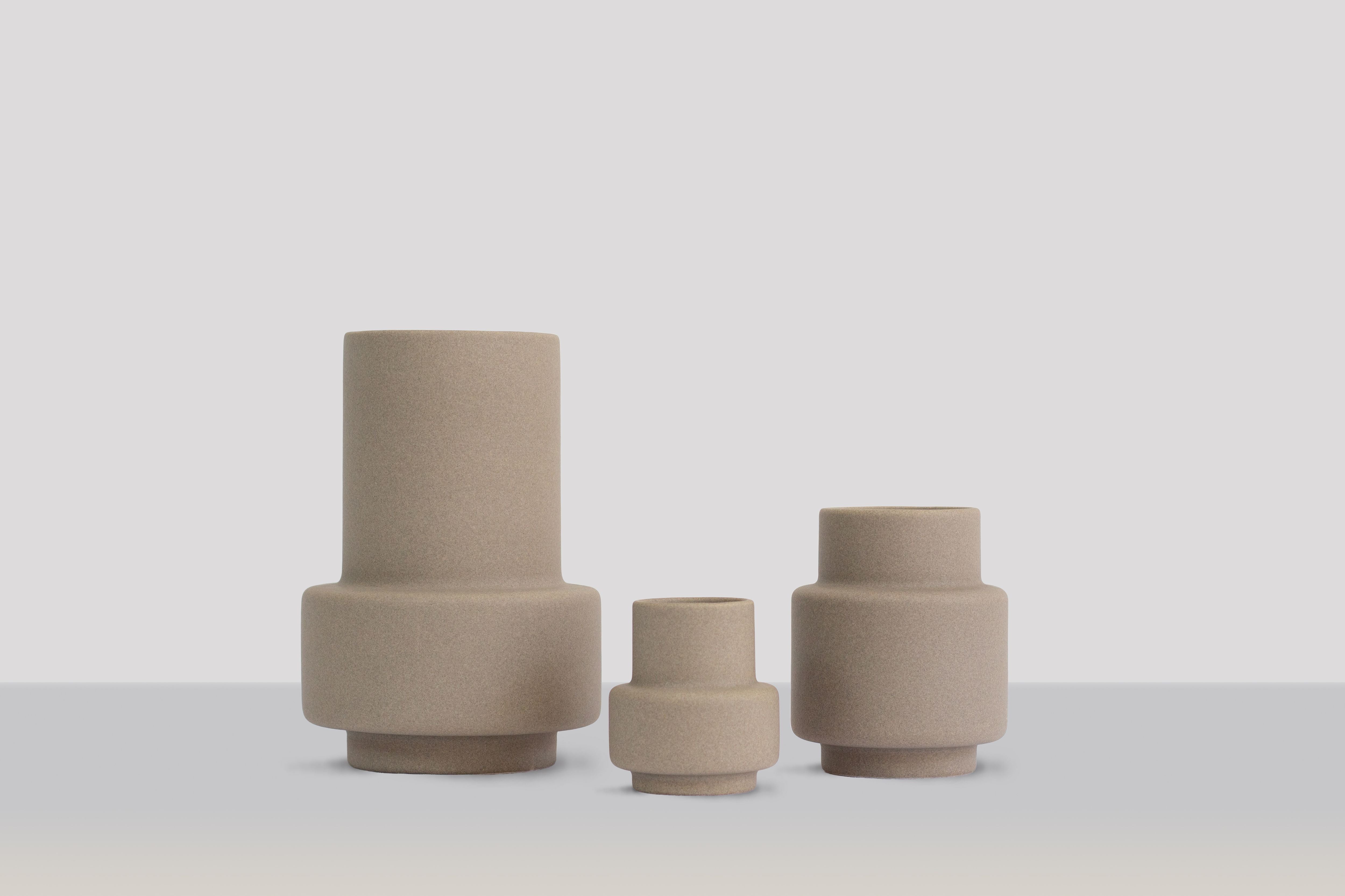 RO Collection Hurricane Vase en céramique Medium, pierre légère